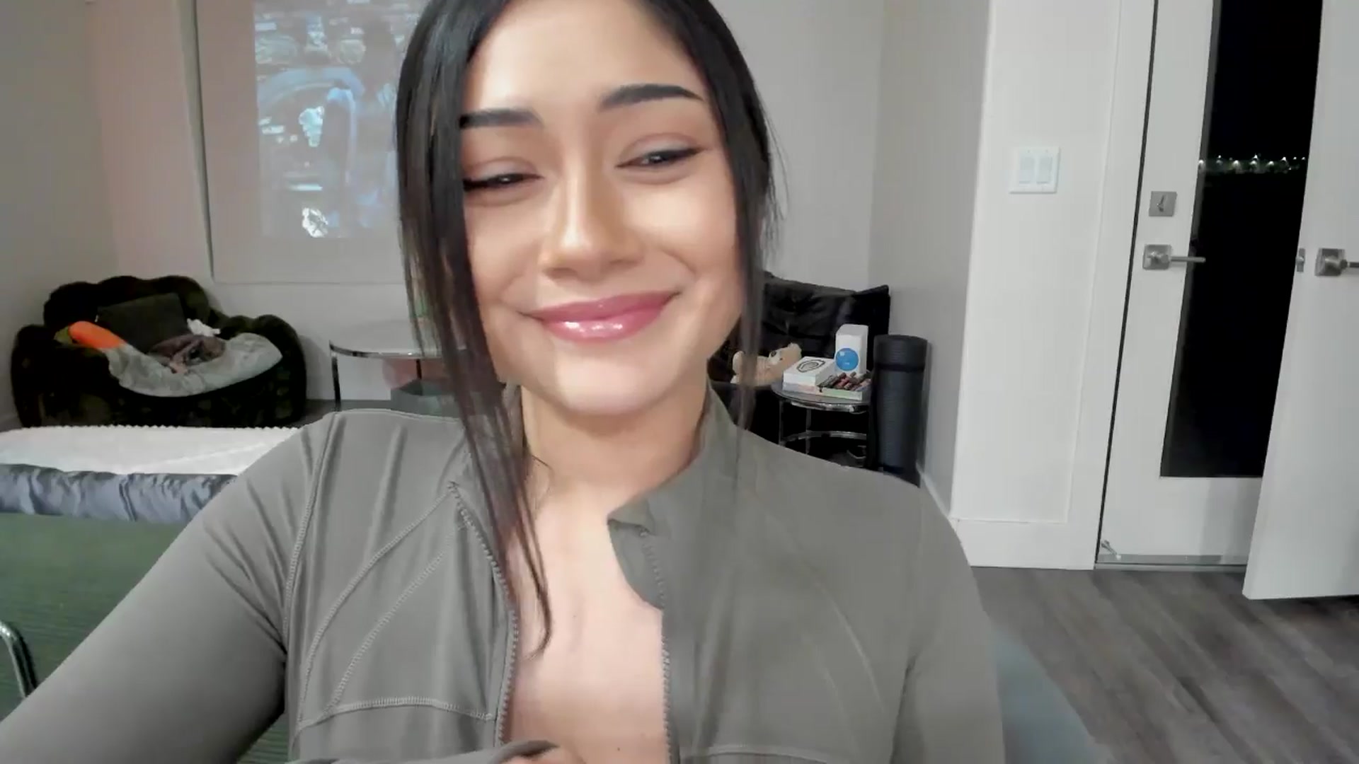 Gallery image thumbnail from YourGoddessLu's myfreecams stream on, 03/04/2026, 08:04 image 13 of 20
