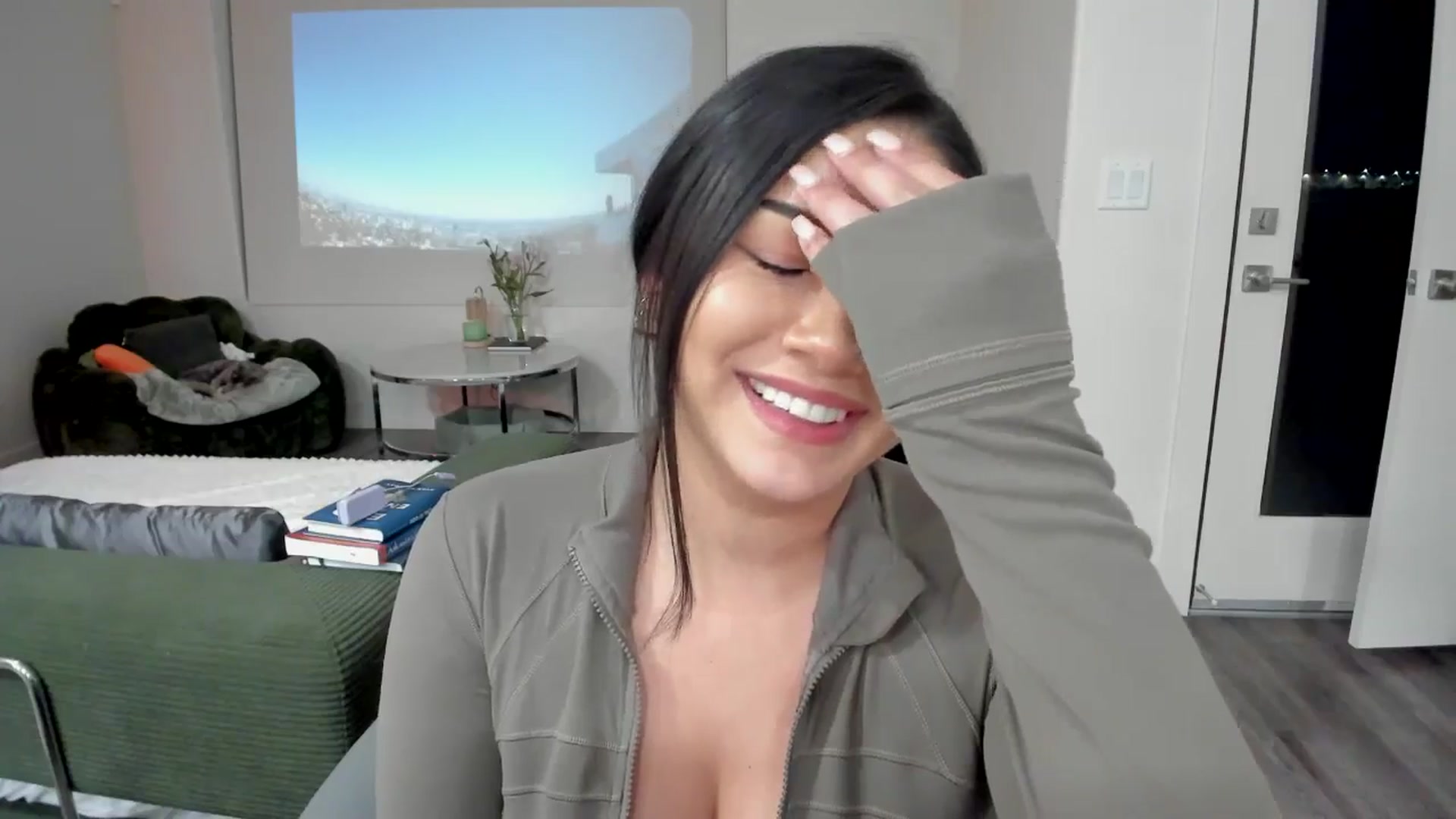 Gallery image thumbnail from YourGoddessLu's myfreecams stream on, 03/04/2026, 08:04 image 19 of 20