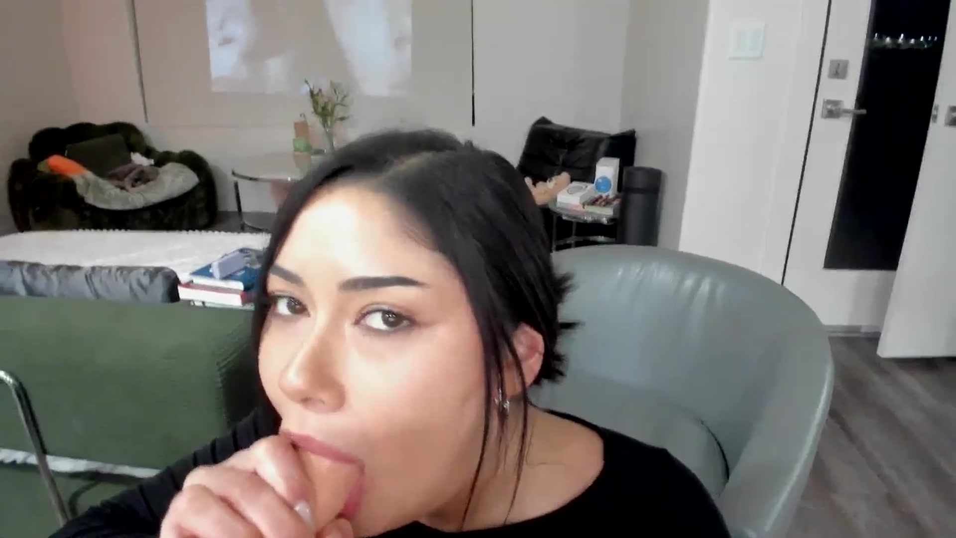 Gallery image thumbnail from YourGoddessLu's myfreecams stream on, 03/04/2026, 08:04 image 11 of 20