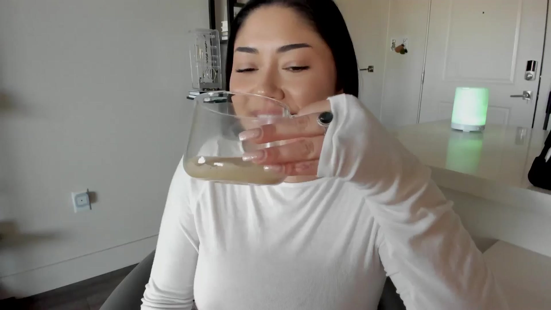 Gallery image thumbnail from YourGoddessLu's myfreecams stream on, 03/04/2026, 22:39 image 14 of 20