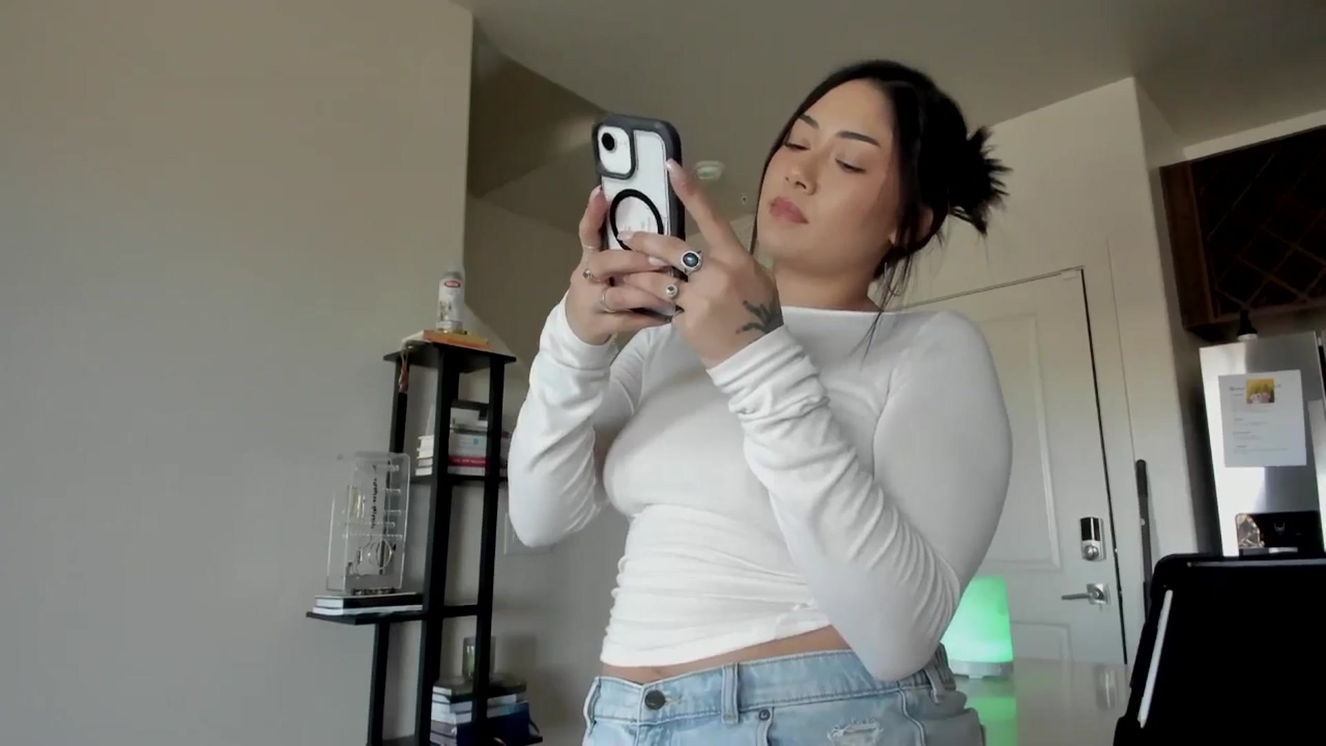Gallery image thumbnail from YourGoddessLu's myfreecams stream on, 03/04/2026, 22:39 image 16 of 20
