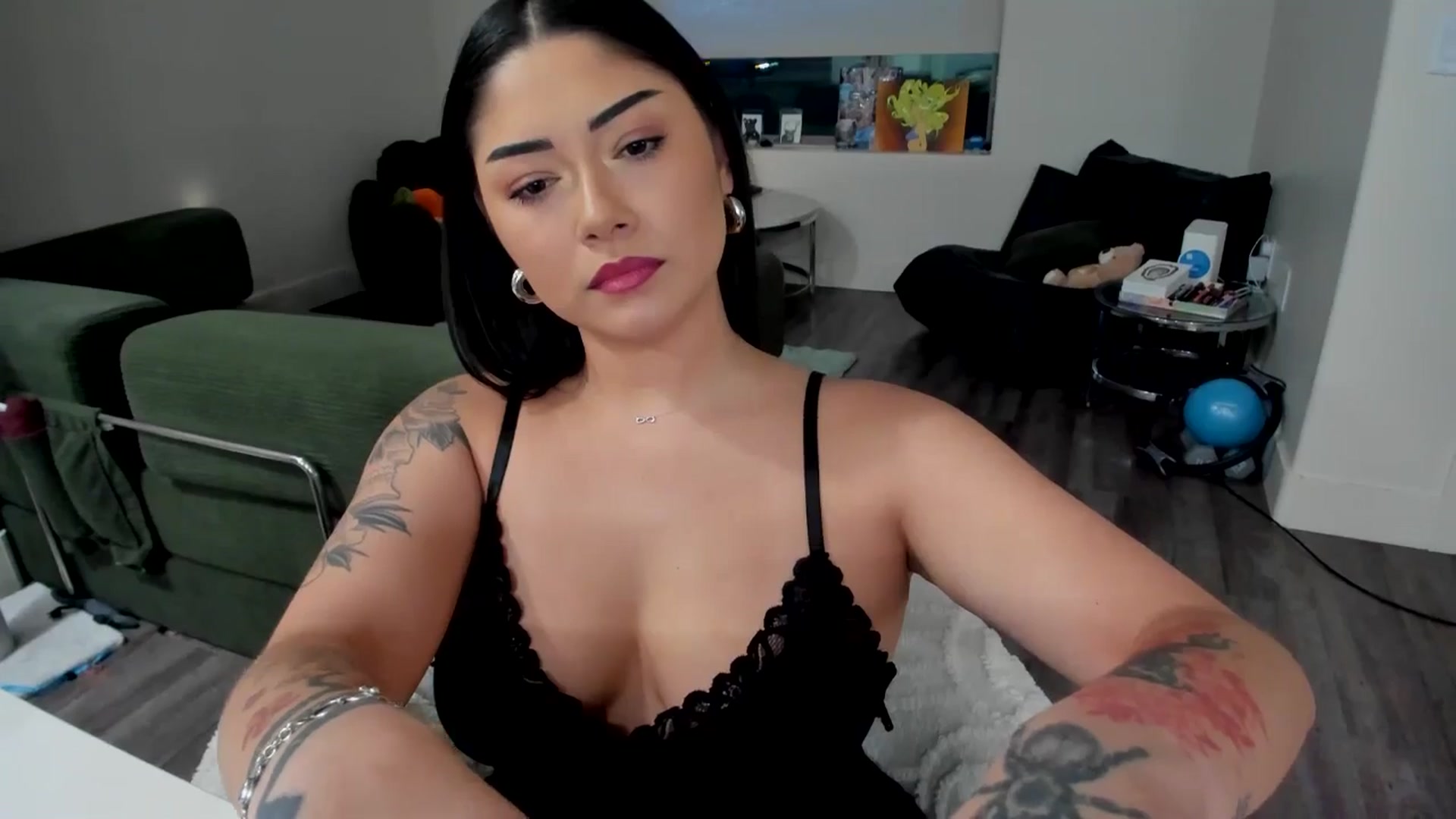 Gallery image thumbnail from YourGoddessLu's myfreecams stream on, 03/10/2026, 03:14 image 3 of 20