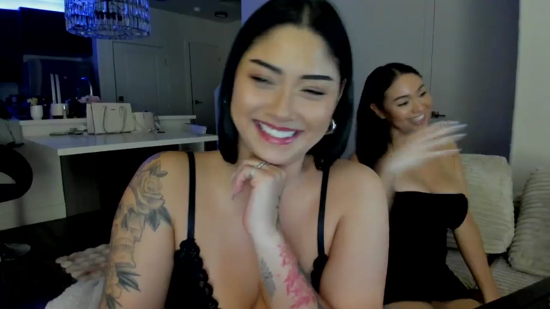 Gallery image thumbnail from YourGoddessLu's myfreecams stream on, 03/10/2026, 06:37 image 10 of 20