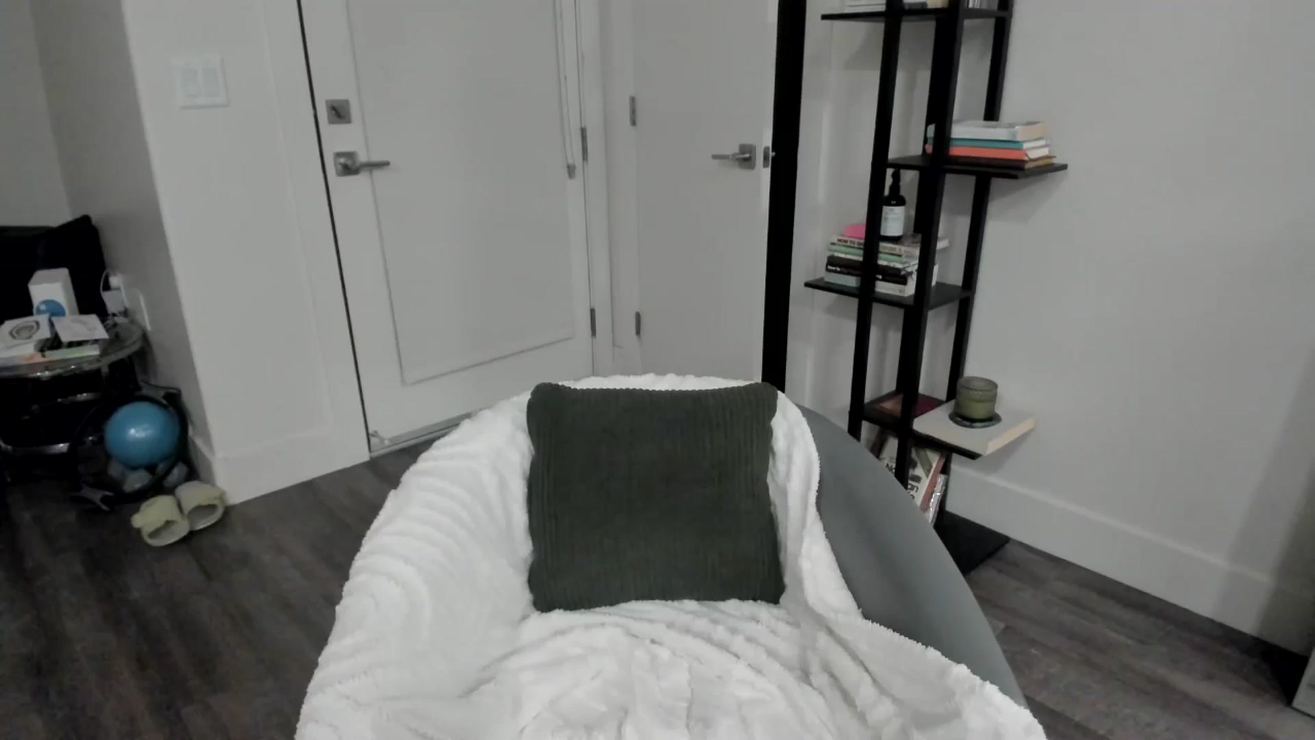 Gallery image thumbnail from YourGoddessLu's myfreecams stream on, 03/15/2026, 03:11 image 19 of 20