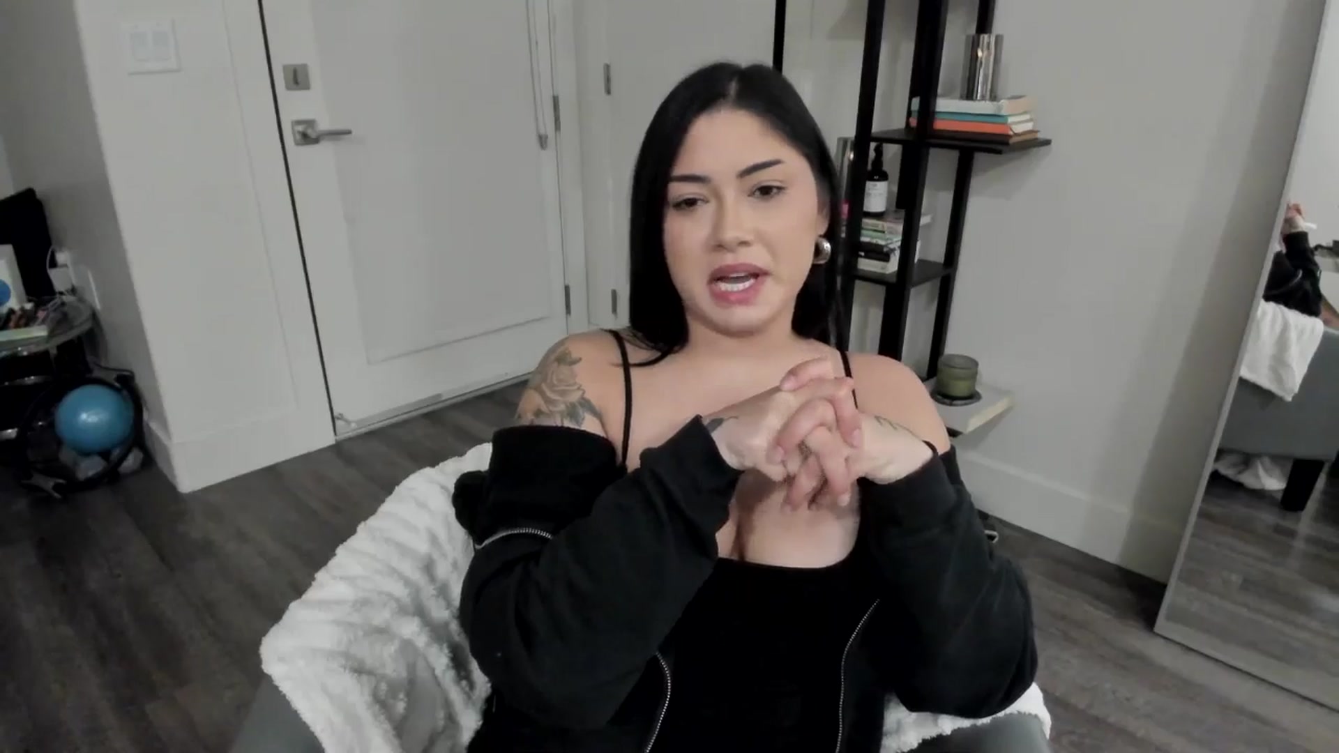 Gallery image thumbnail from YourGoddessLu's myfreecams stream on, 03/16/2026, 02:24 image 6 of 20