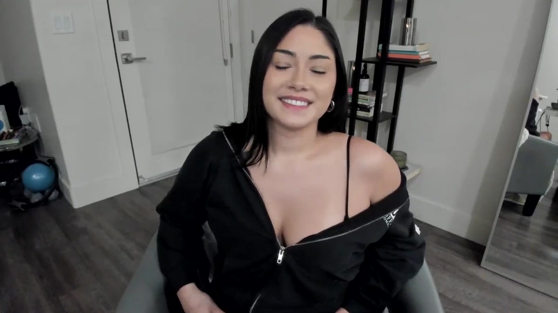 Gallery image thumbnail from YourGoddessLu's myfreecams stream on, 03/16/2026, 02:24 image 11 of 20