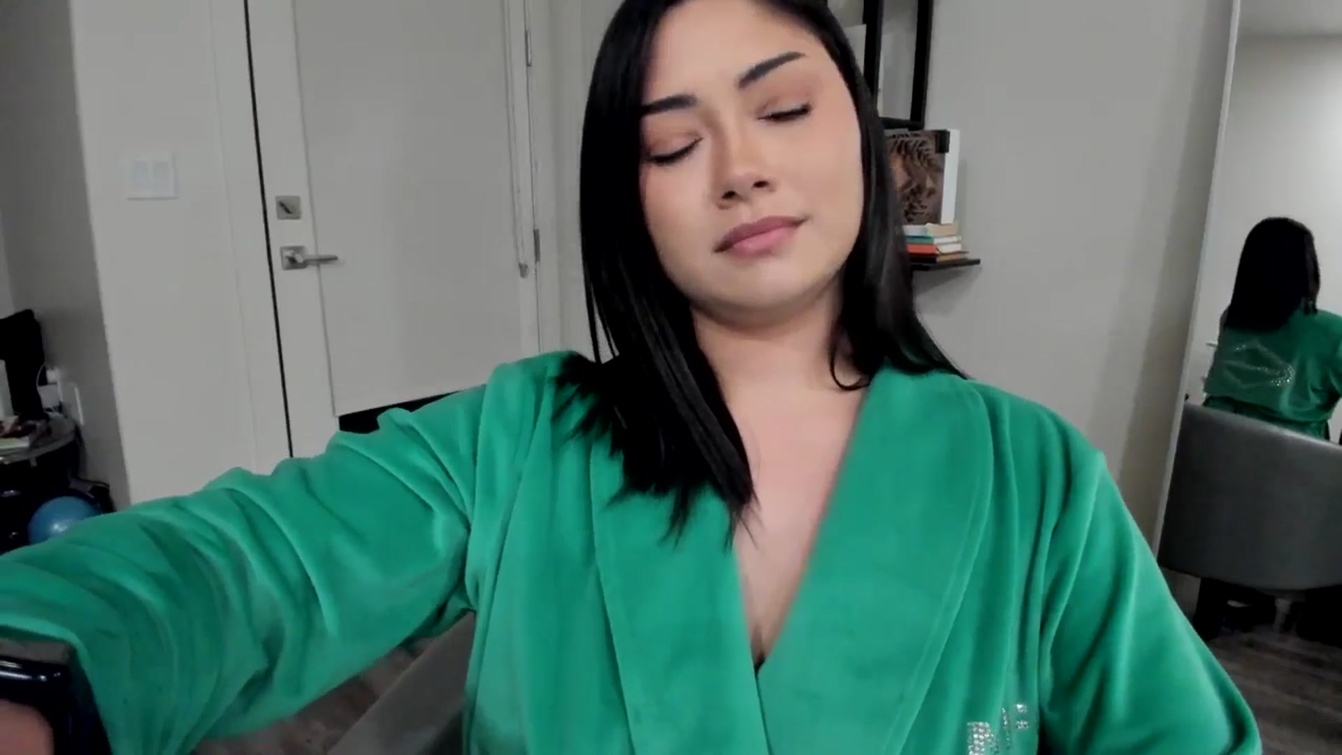 Gallery image thumbnail from YourGoddessLu's myfreecams stream on, 03/25/2026, 03:06 image 4 of 20