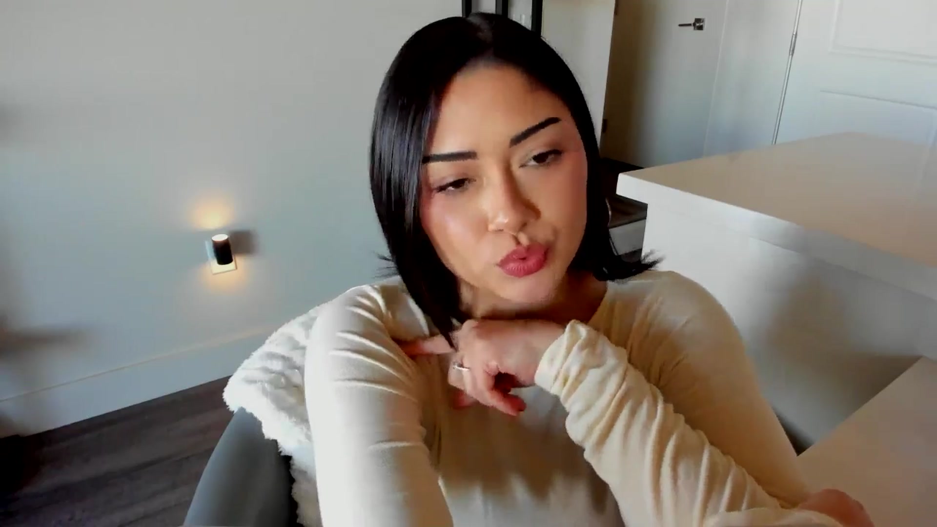 Gallery image thumbnail from YourGoddessLu's myfreecams stream on, 04/03/2026, 24:05 image 2 of 20