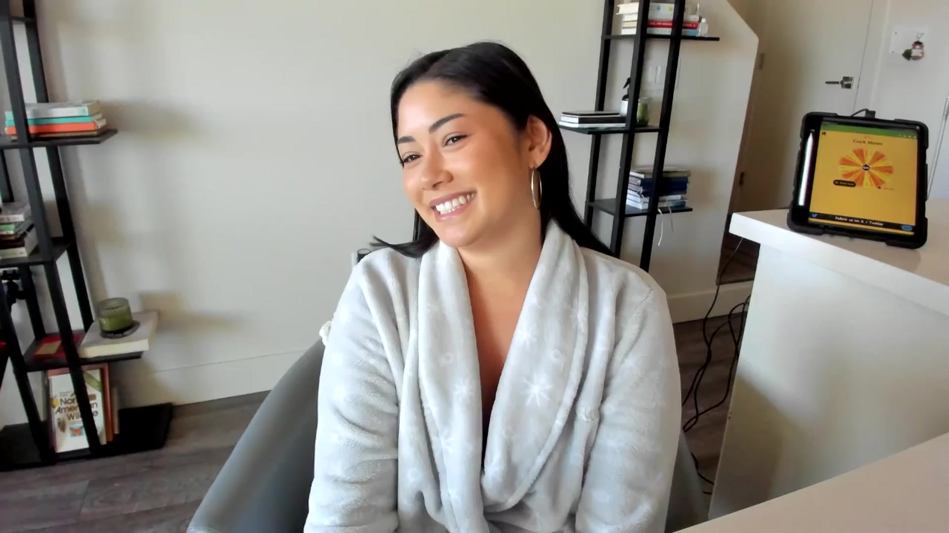 Gallery image thumbnail from YourGoddessLu's myfreecams stream on, 04/07/2026, 20:37 image 3 of 20