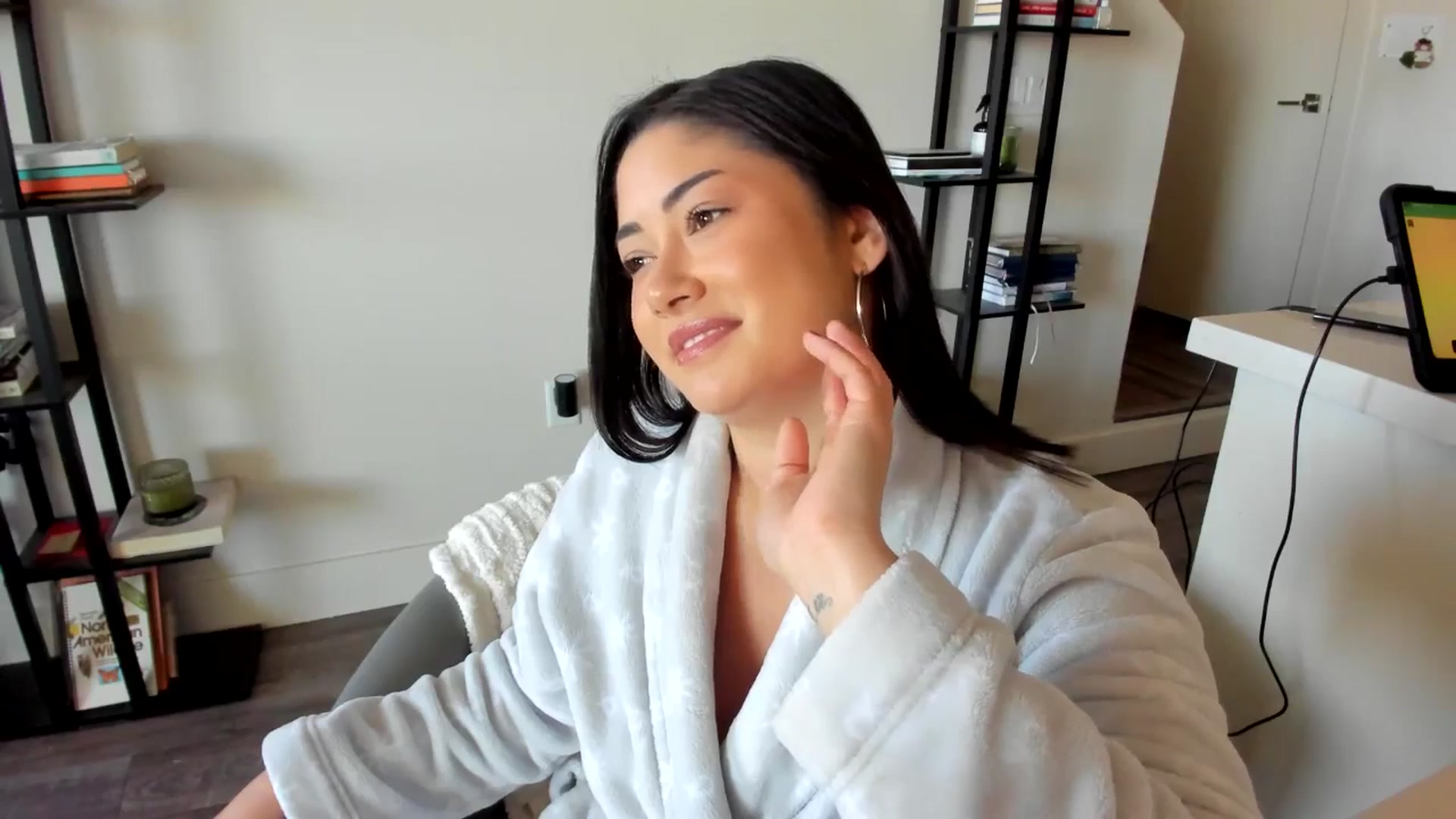 Gallery image thumbnail from YourGoddessLu's myfreecams stream on, 04/07/2026, 20:37 image 8 of 20