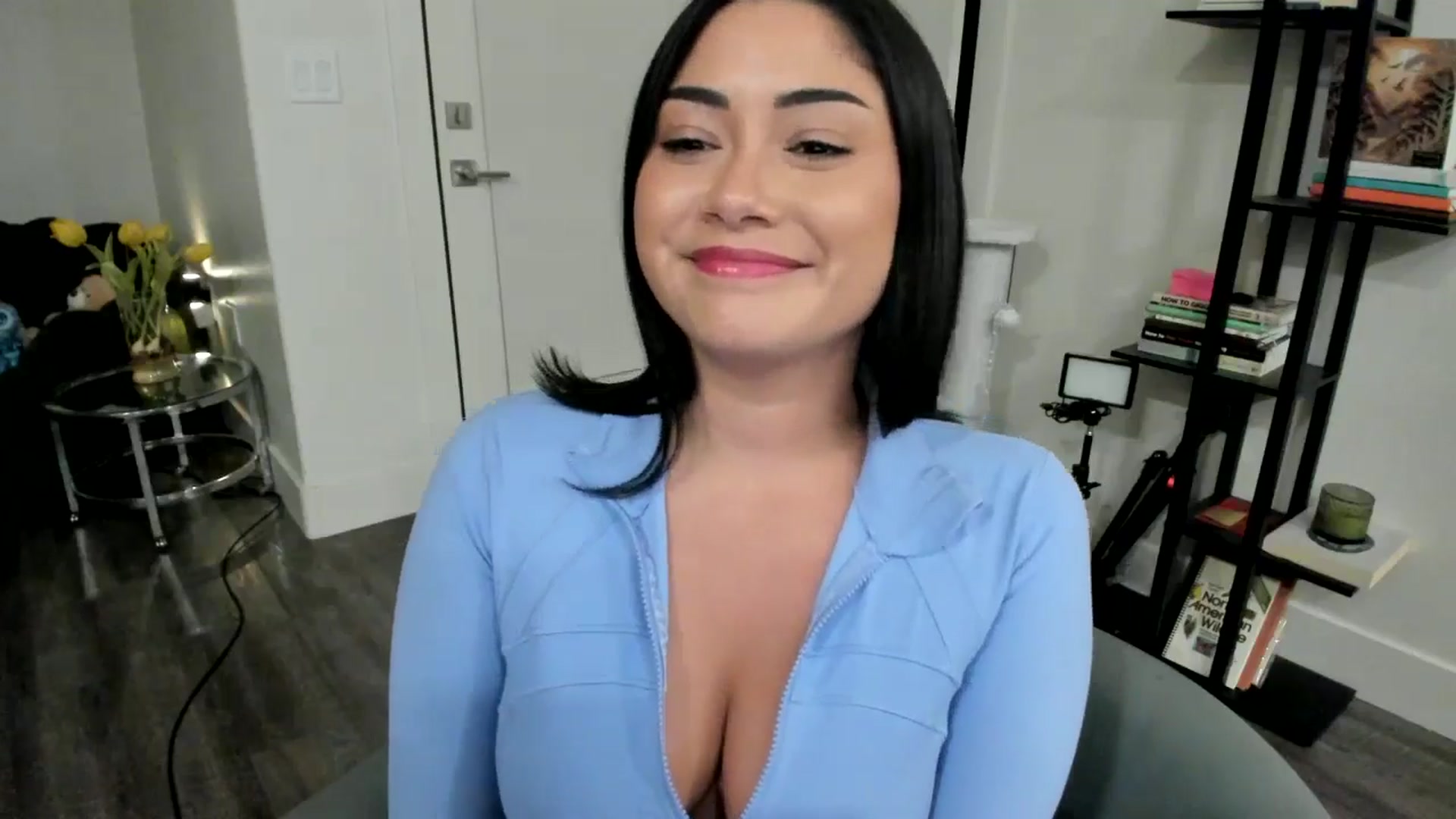 Gallery image thumbnail from YourGoddessLu's myfreecams stream on, 04/11/2026, 06:06 image 10 of 20
