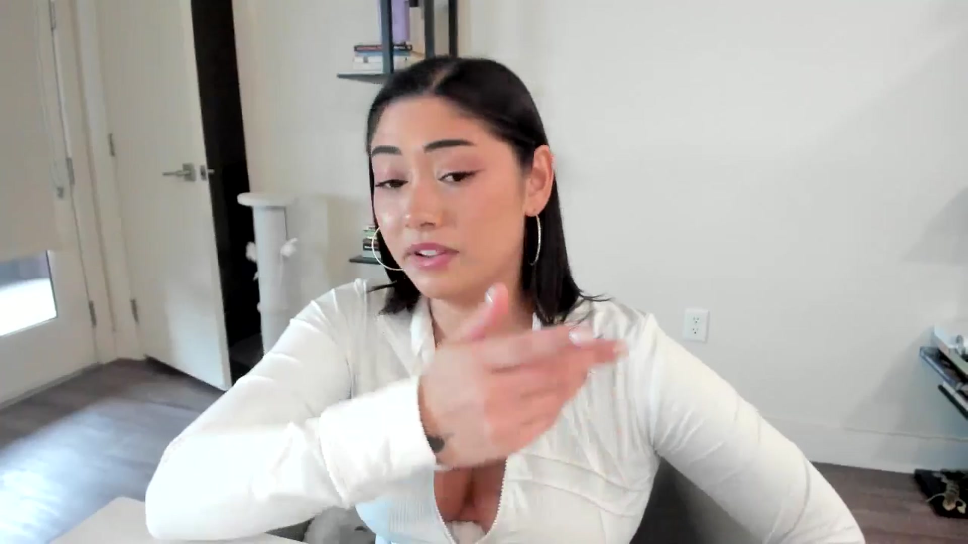 Gallery image thumbnail from YourGoddessLu's myfreecams stream on, 04/13/2026, 24:32 image 14 of 20