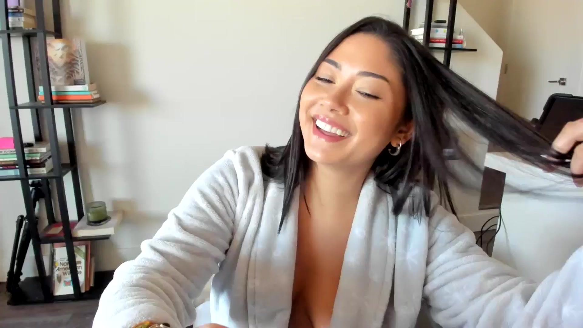 Gallery image thumbnail from YourGoddessLu's myfreecams stream on, 04/14/2026, 21:49 image 10 of 20