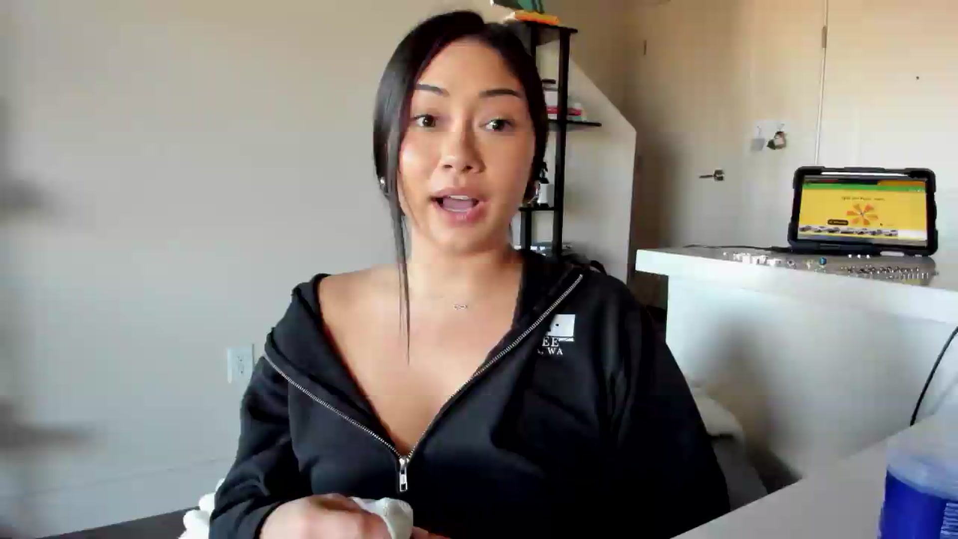 Gallery image thumbnail from YourGoddessLu's myfreecams stream on, 04/18/2026, 01:57 image 15 of 20