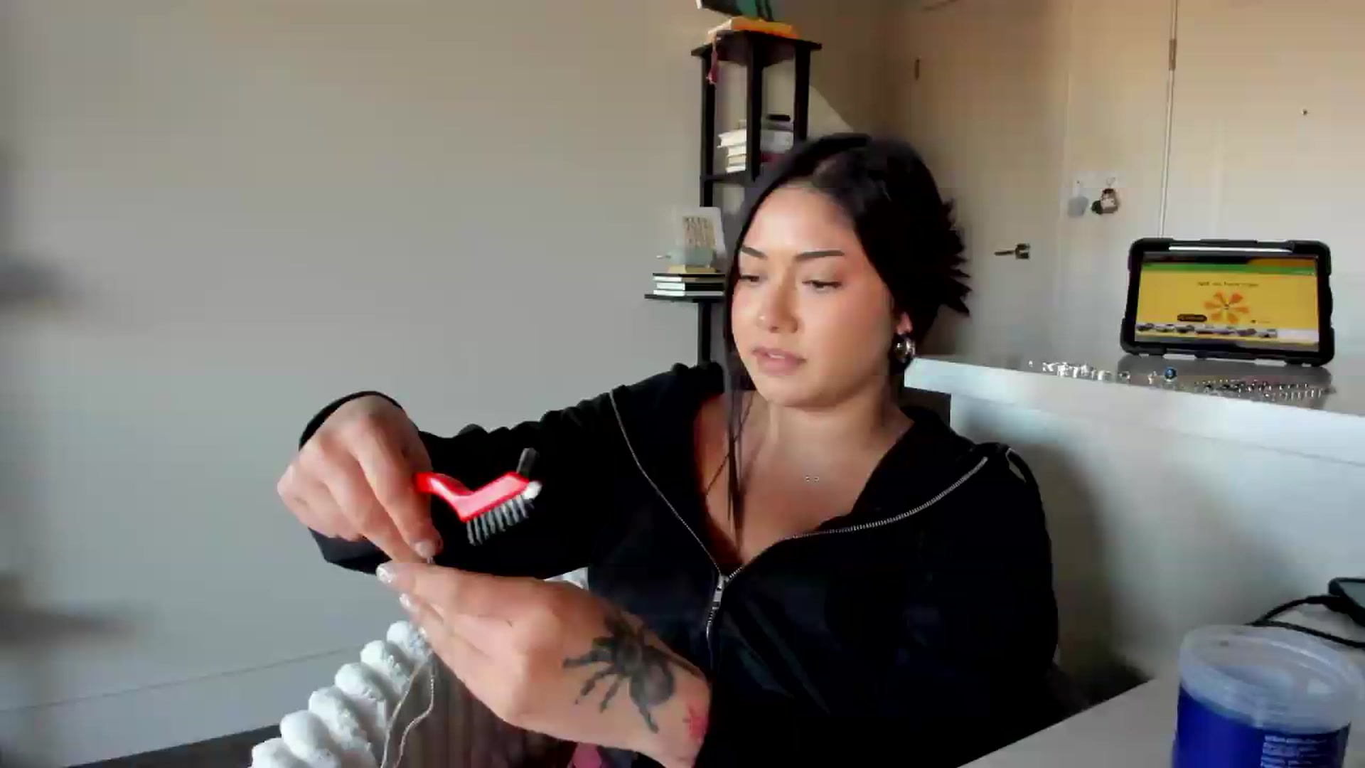 Gallery image thumbnail from YourGoddessLu's myfreecams stream on, 04/18/2026, 01:57 image 18 of 20