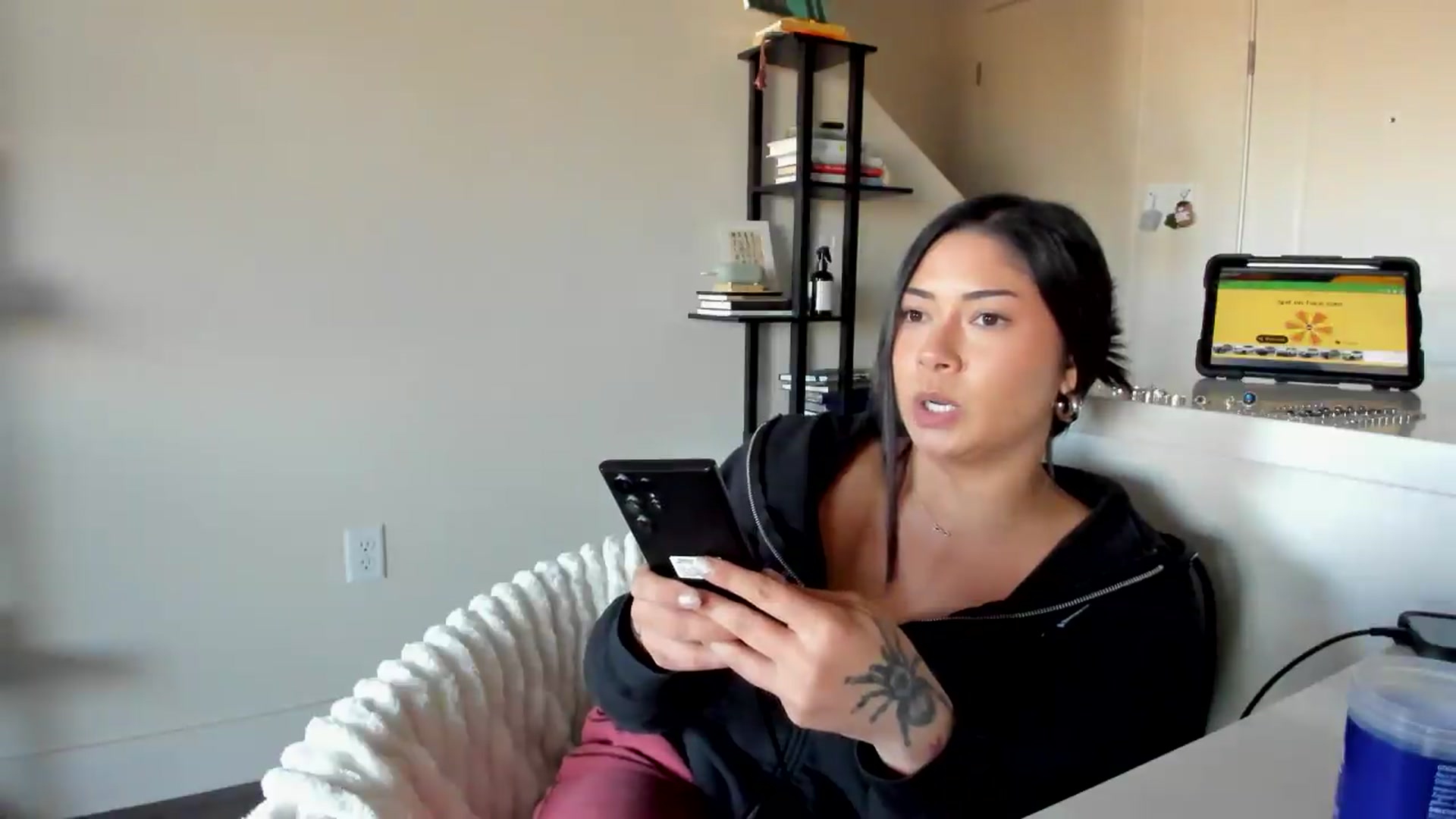 Gallery image thumbnail from YourGoddessLu's myfreecams stream on, 04/18/2026, 01:57 image 16 of 20