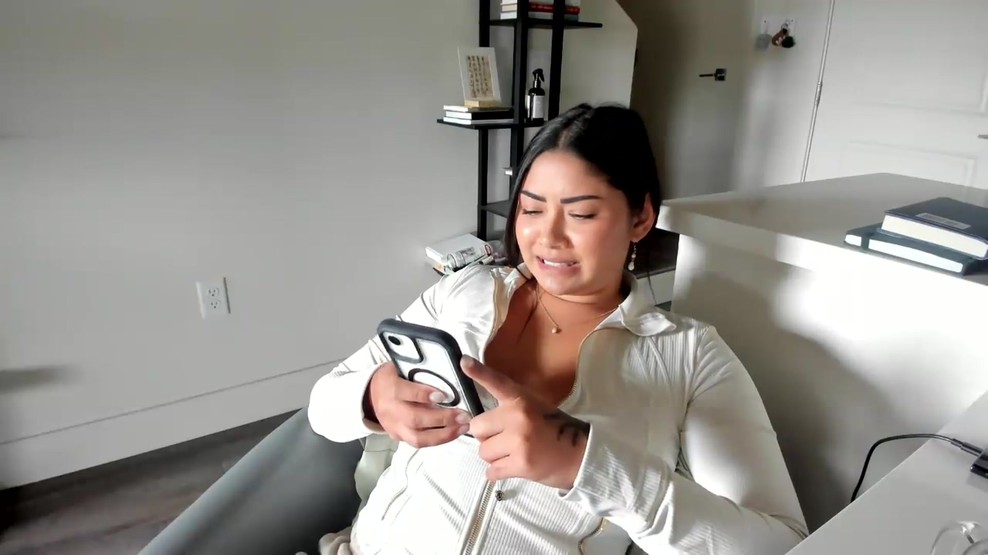 Gallery image thumbnail from YourGoddessLu's myfreecams stream on, 04/25/2026, 19:35 image 16 of 20