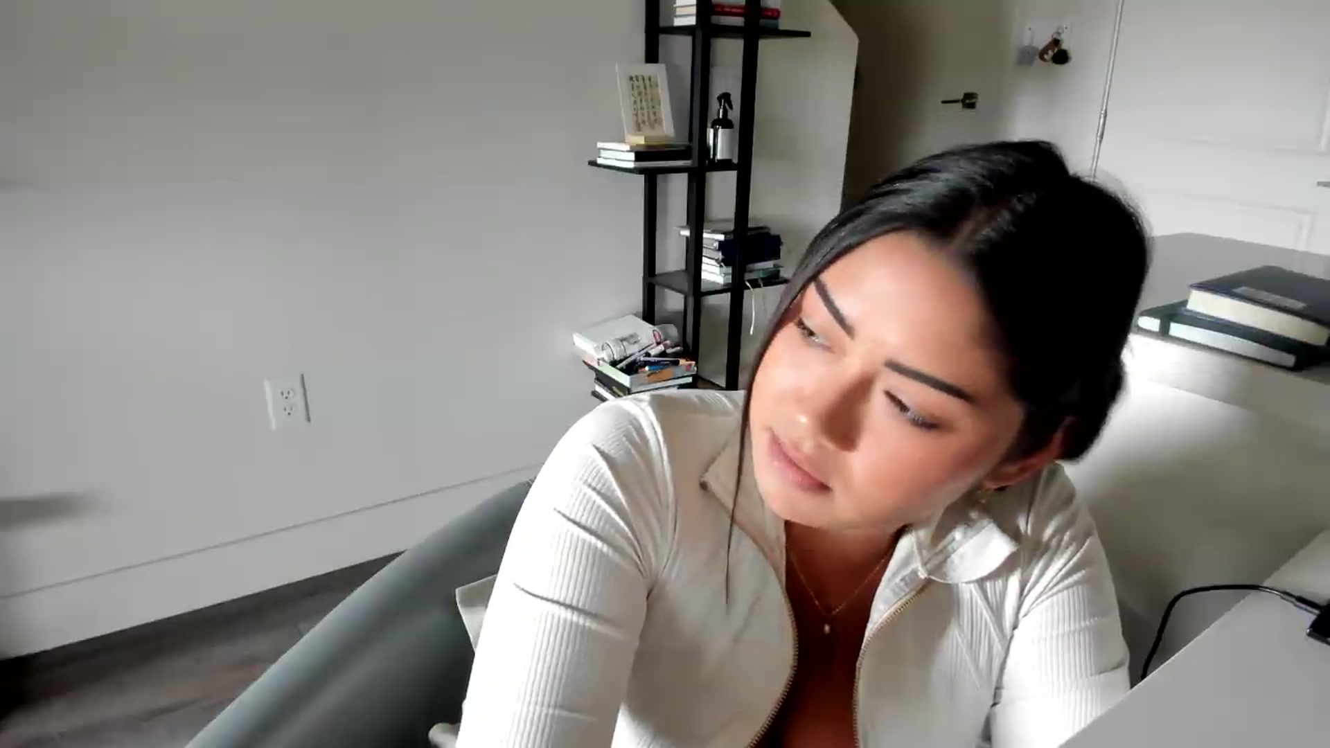Gallery image thumbnail from YourGoddessLu's myfreecams stream on, 04/25/2026, 19:35 image 14 of 20