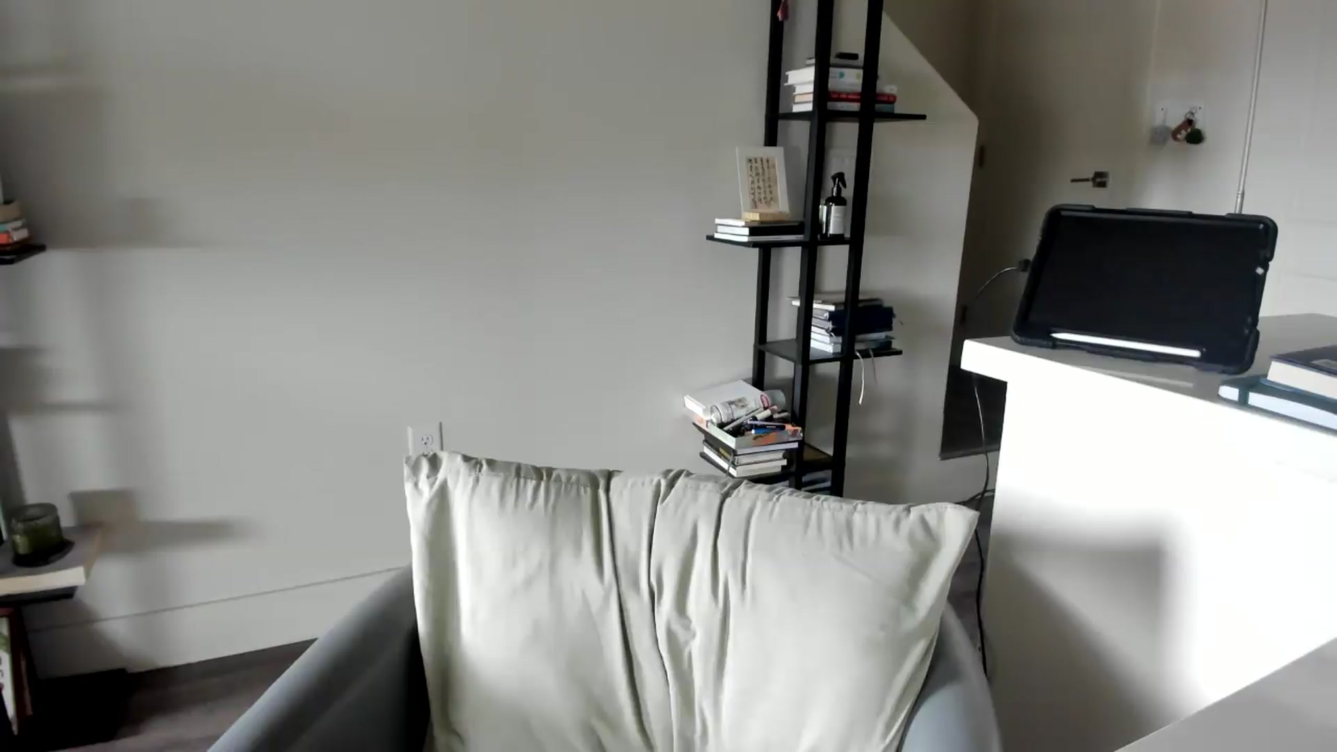 Gallery image thumbnail from YourGoddessLu's myfreecams stream on, 04/25/2026, 22:07 image 4 of 20