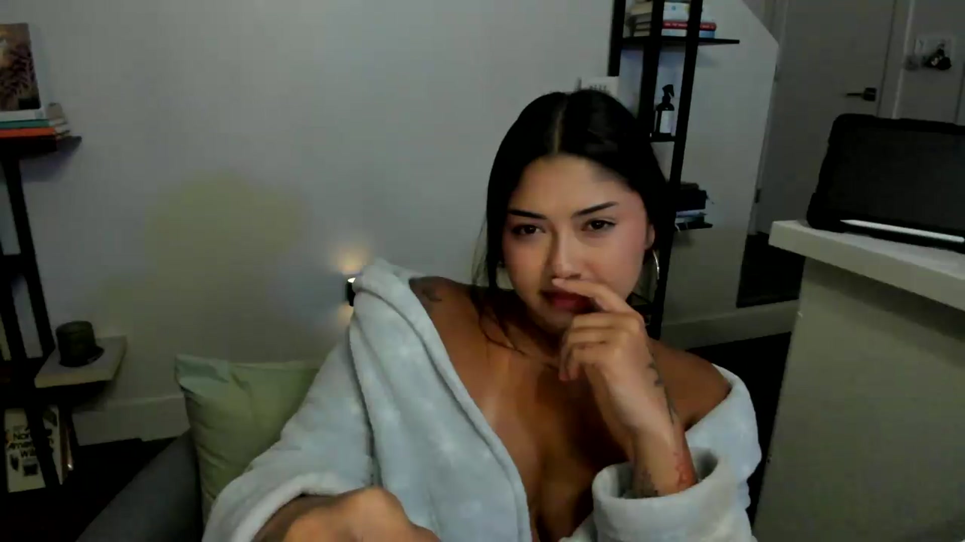 Gallery image thumbnail from YourGoddessLu's myfreecams stream on, 04/26/2026, 06:37 image 18 of 20