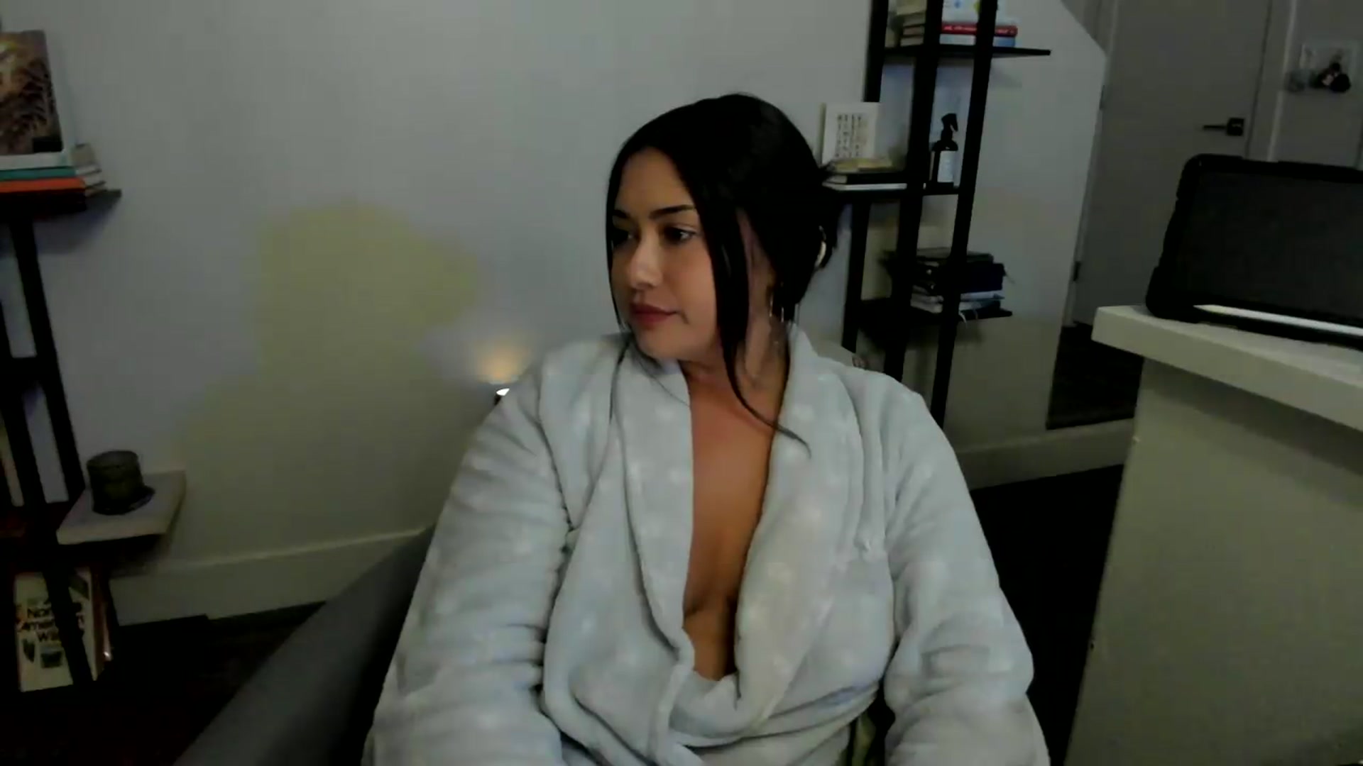 Gallery image thumbnail from YourGoddessLu's myfreecams stream on, 04/26/2026, 06:37 image 12 of 20