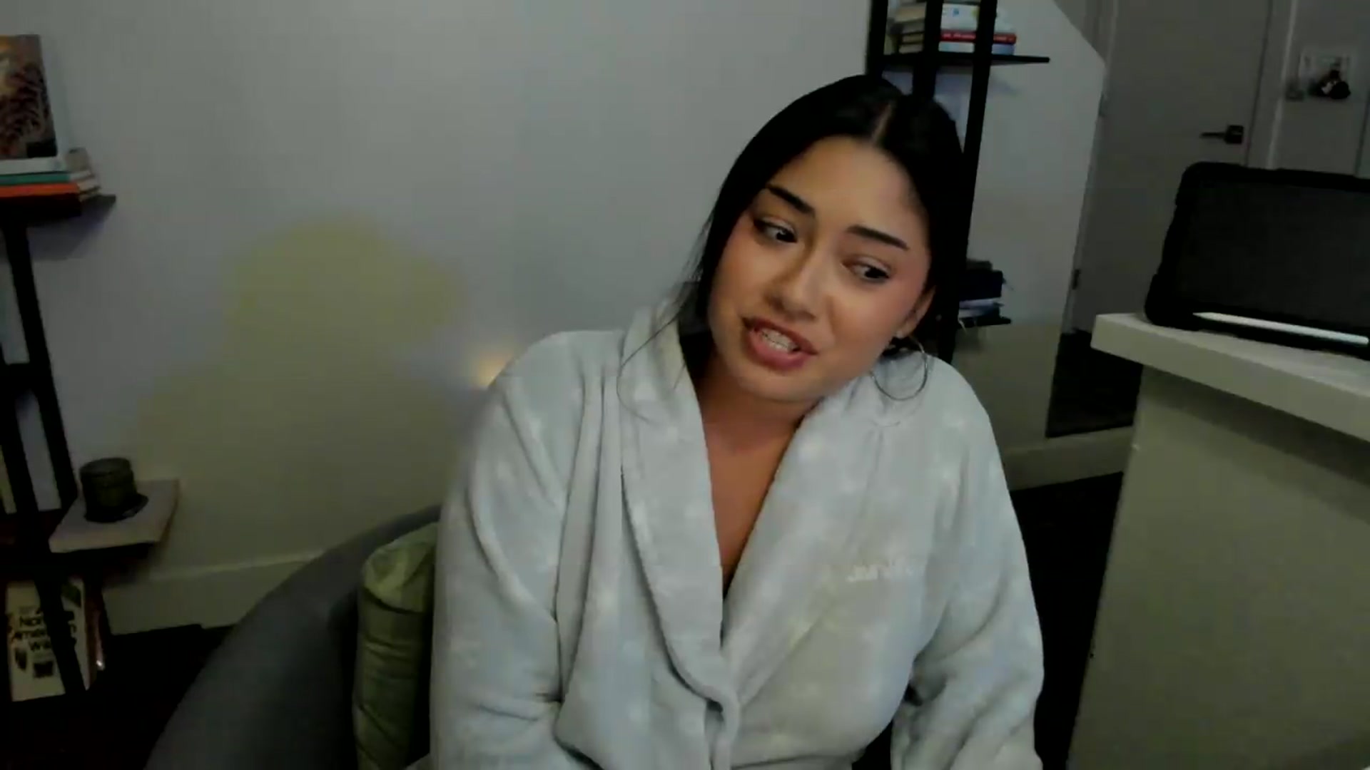 Gallery image thumbnail from YourGoddessLu's myfreecams stream on, 04/26/2026, 06:37 image 15 of 20