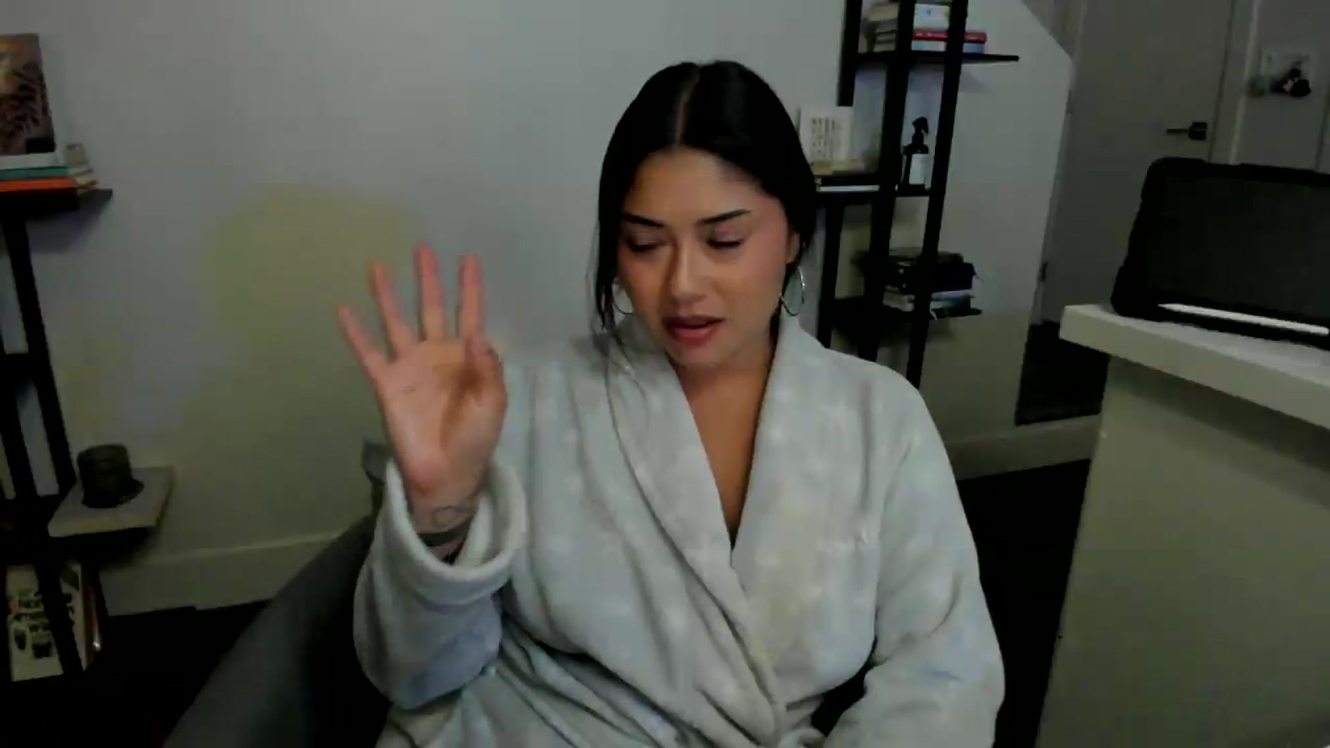 Gallery image thumbnail from YourGoddessLu's myfreecams stream on, 04/26/2026, 06:37 image 16 of 20