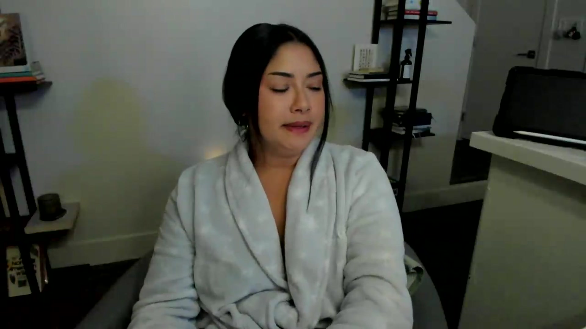Gallery image thumbnail from YourGoddessLu's myfreecams stream on, 04/26/2026, 06:37 image 11 of 20