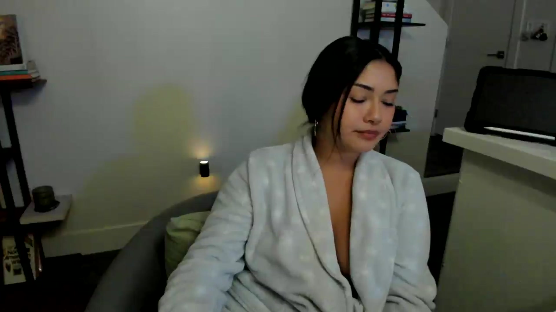 Gallery image thumbnail from YourGoddessLu's myfreecams stream on, 04/26/2026, 06:37 image 13 of 20