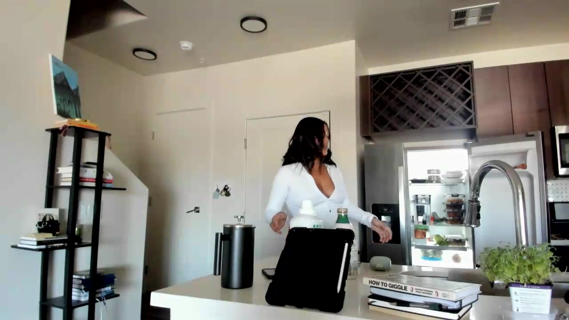 Gallery image thumbnail from YourGoddessLu's myfreecams stream on, 05/01/2026, 20:01 image 10 of 20