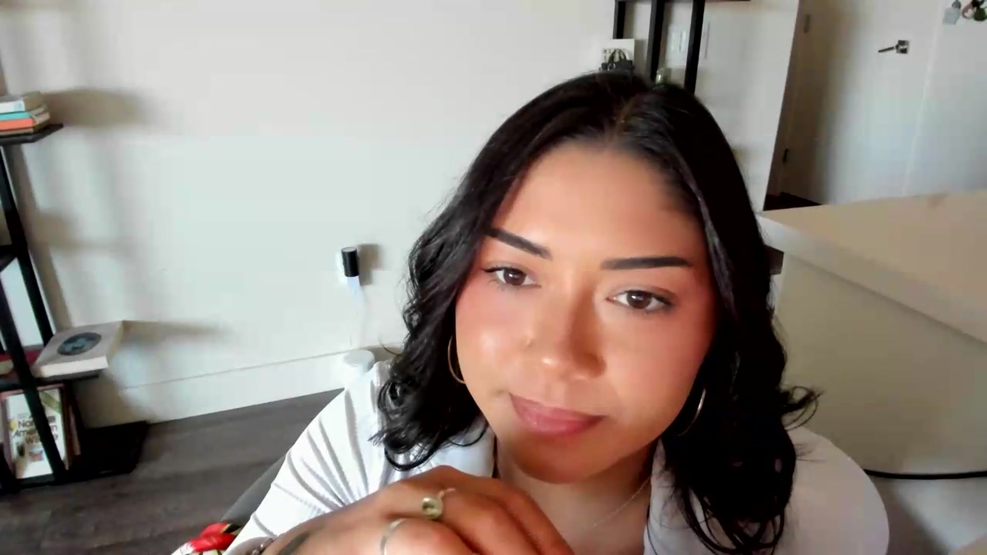Gallery image thumbnail from YourGoddessLu's myfreecams stream on, 05/01/2026, 20:01 image 13 of 20