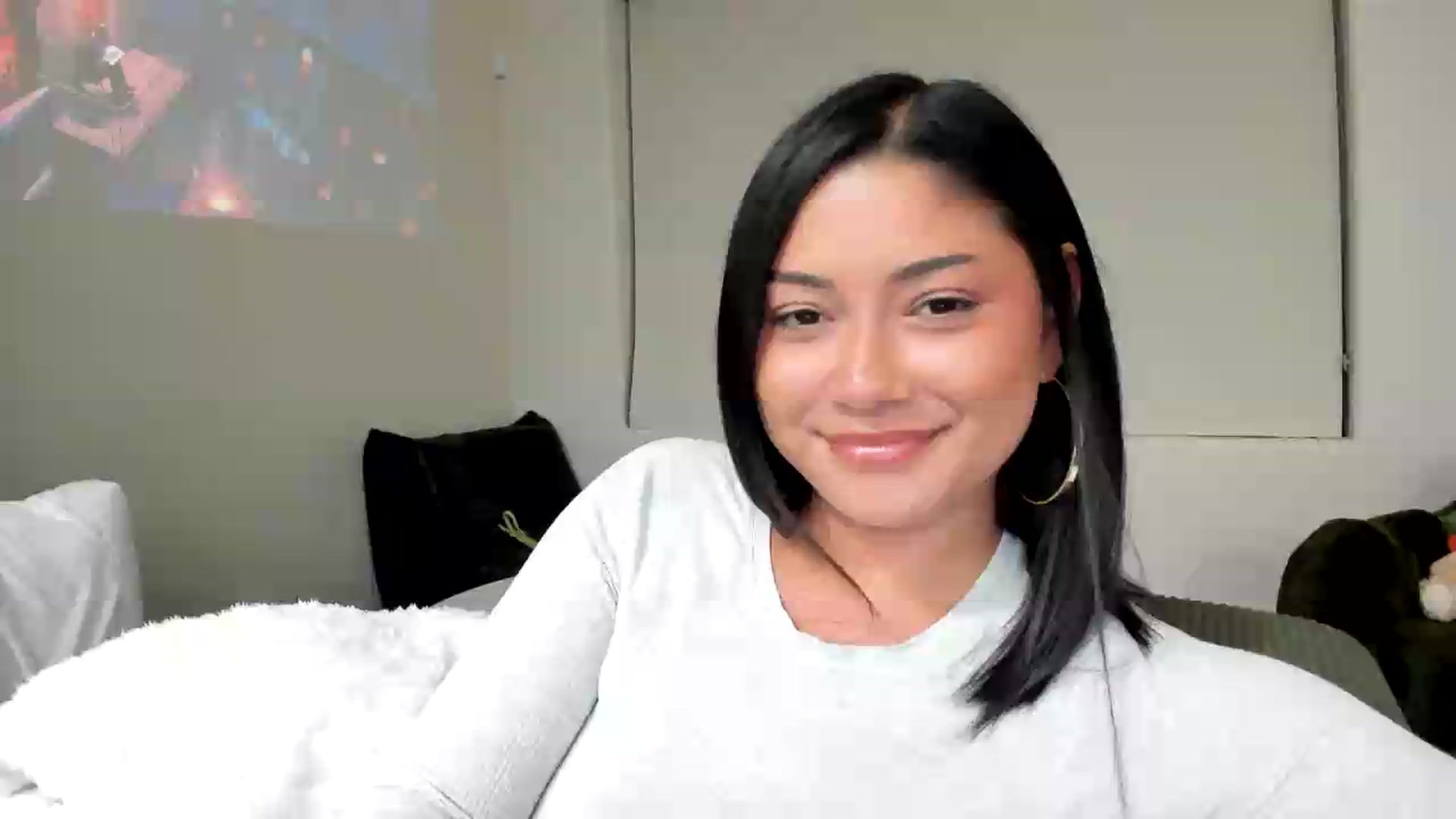 Gallery image thumbnail from YourGoddessLu's myfreecams stream on, 05/05/2026, 05:33 image 13 of 20