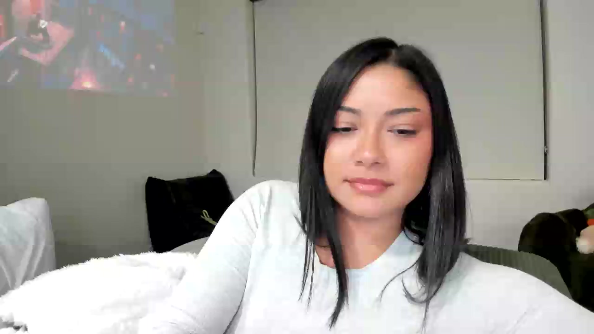Gallery image thumbnail from YourGoddessLu's myfreecams stream on, 05/05/2026, 05:33 image 15 of 20