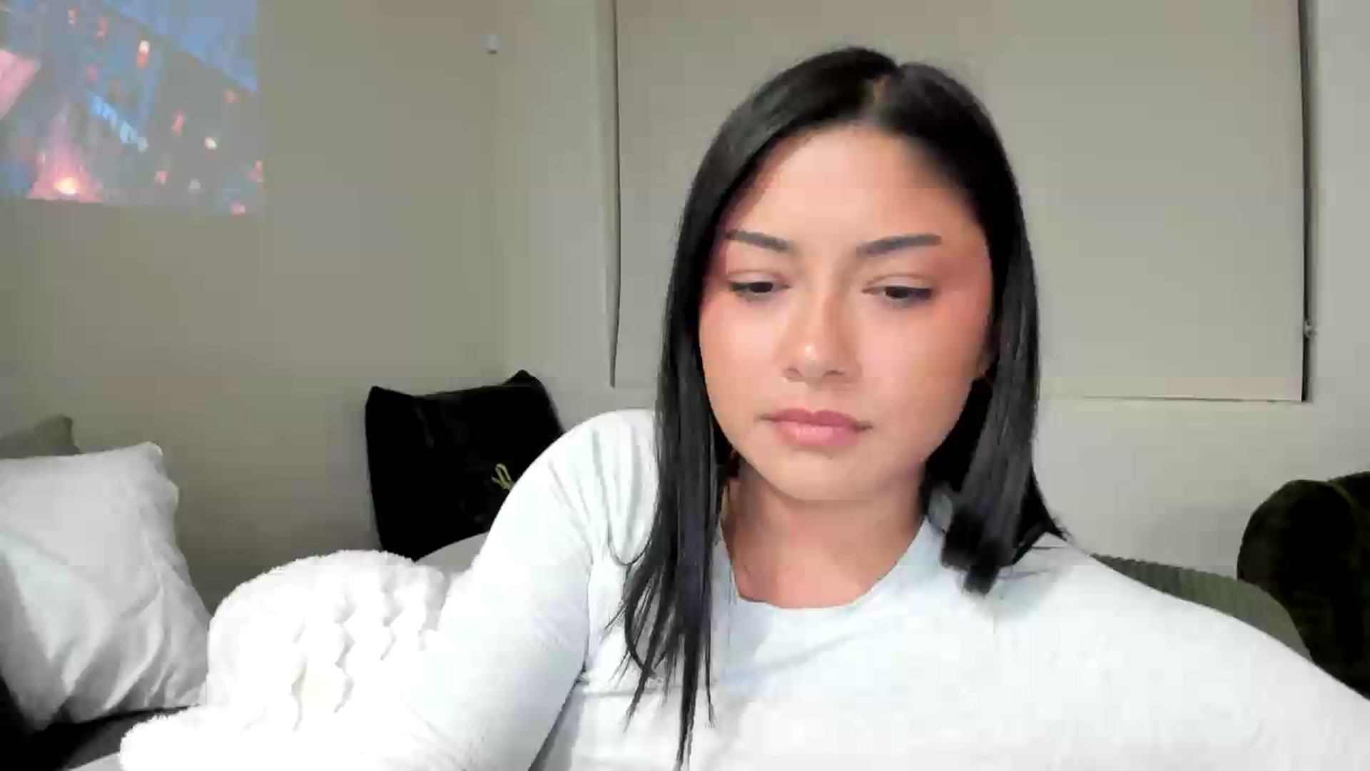 Gallery image thumbnail from YourGoddessLu's myfreecams stream on, 05/05/2026, 05:33 image 3 of 20