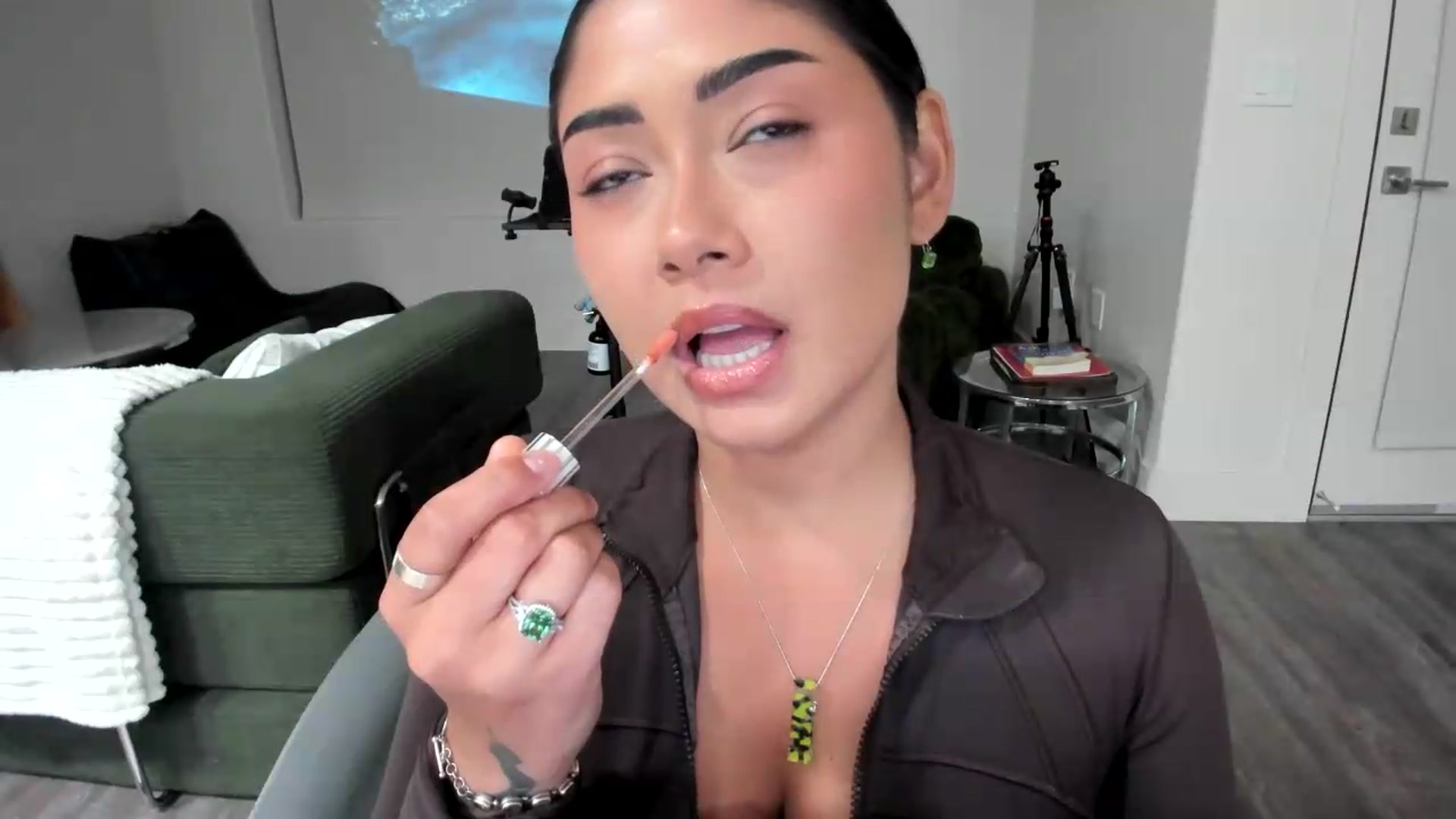 Gallery image thumbnail from YourGoddessLu's myfreecams stream on, 05/08/2026, 03:37 image 19 of 20