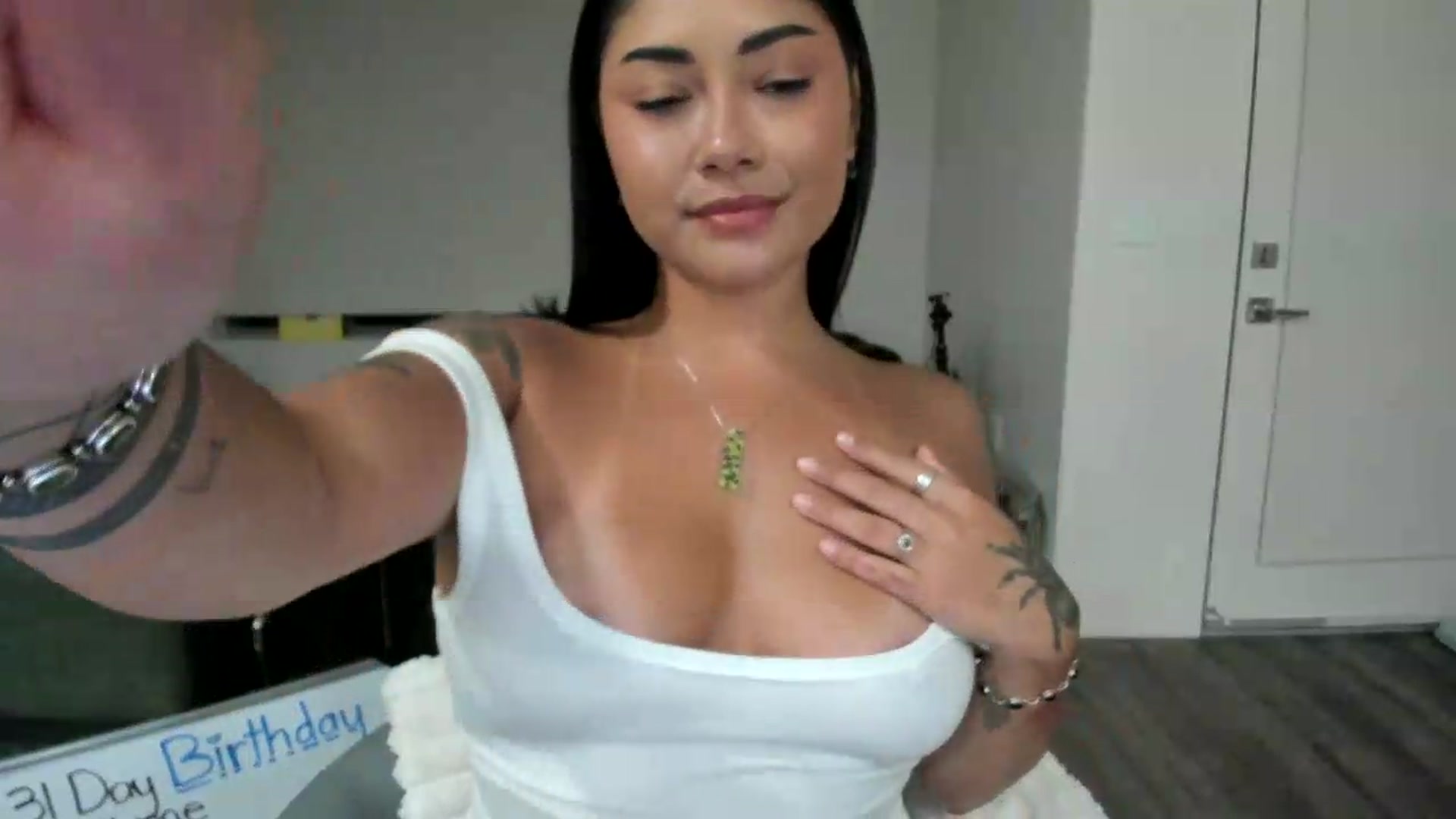 Gallery image thumbnail from YourGoddessLu's myfreecams stream on, 05/09/2026, 05:54 image 7 of 20