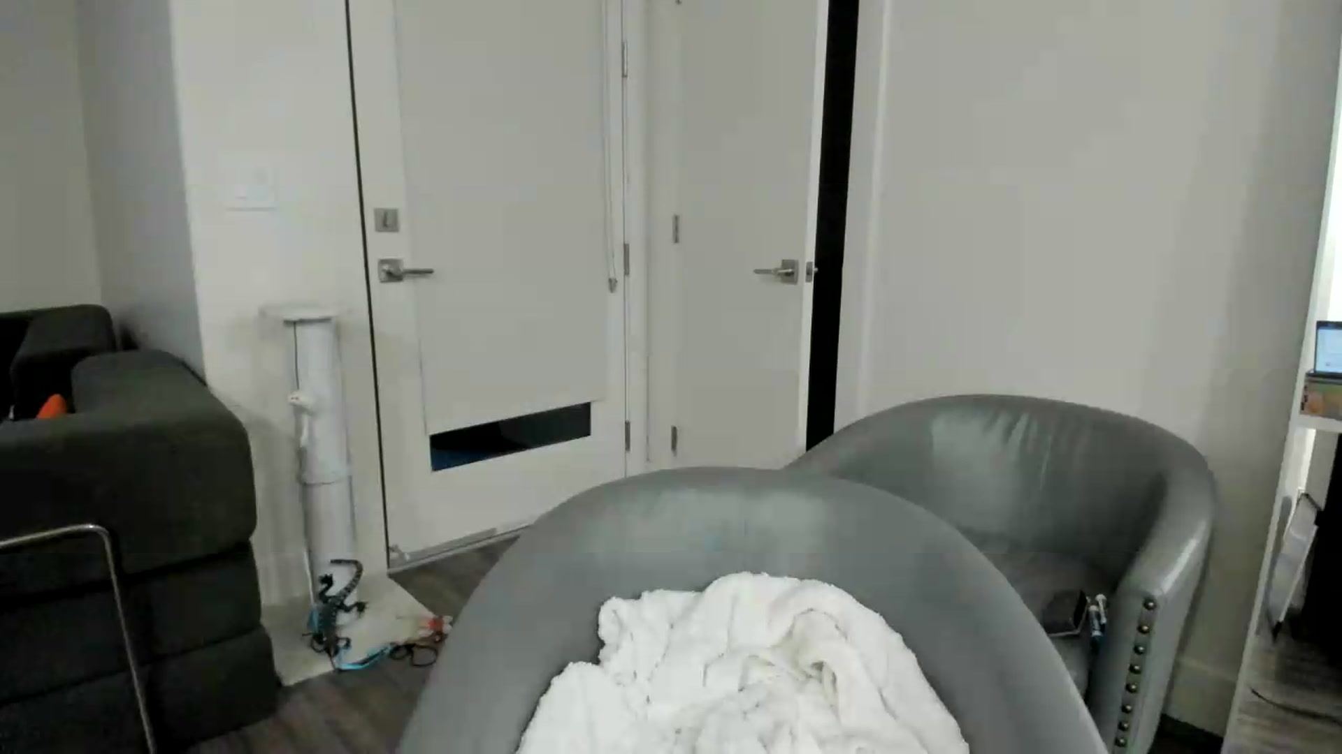 Gallery image thumbnail from YourGoddessLu's myfreecams stream on, 05/23/2026, 03:49 image 13 of 20