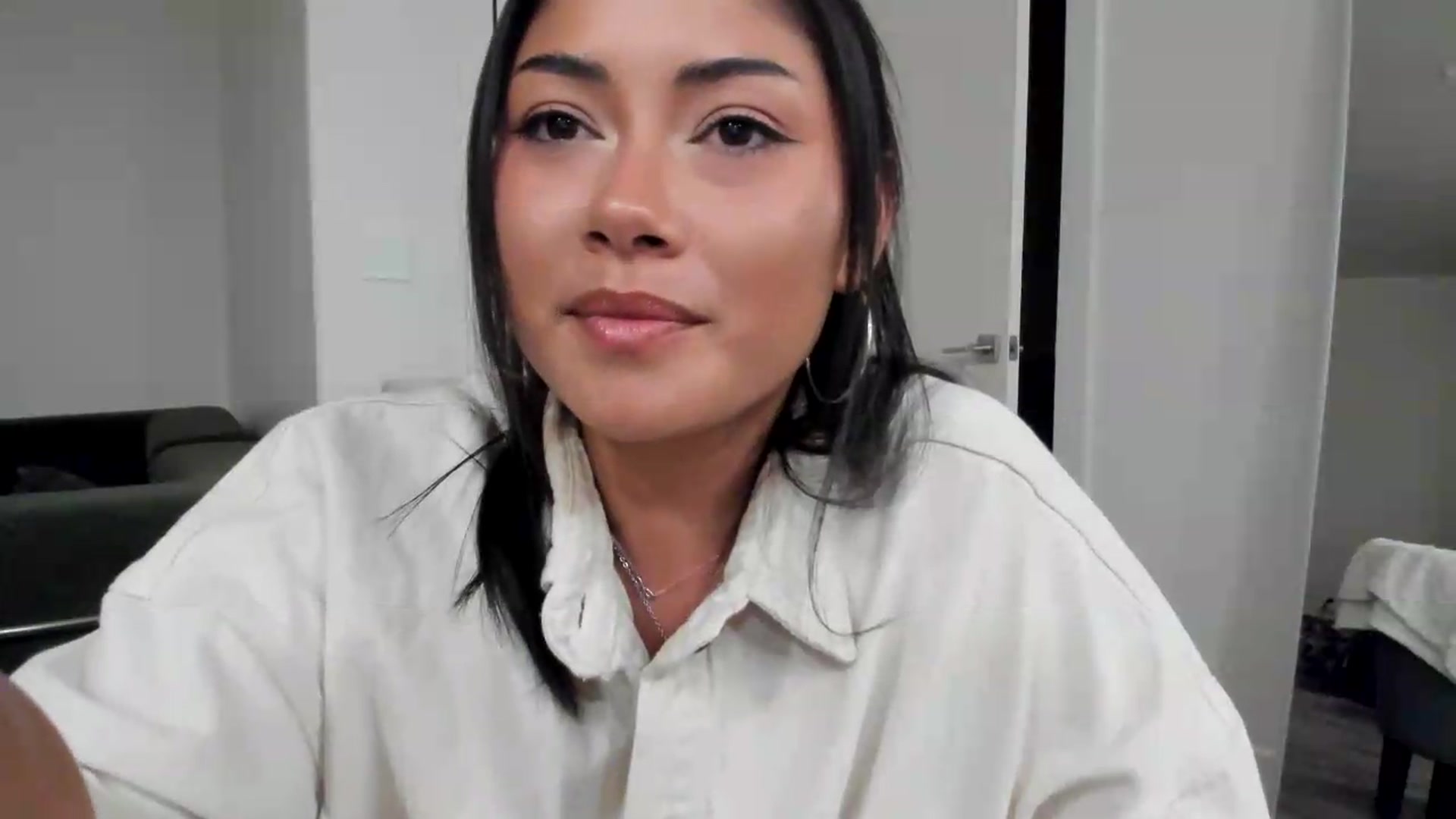 Gallery image thumbnail from YourGoddessLu's myfreecams stream on, 05/24/2026, 06:38 image 19 of 20
