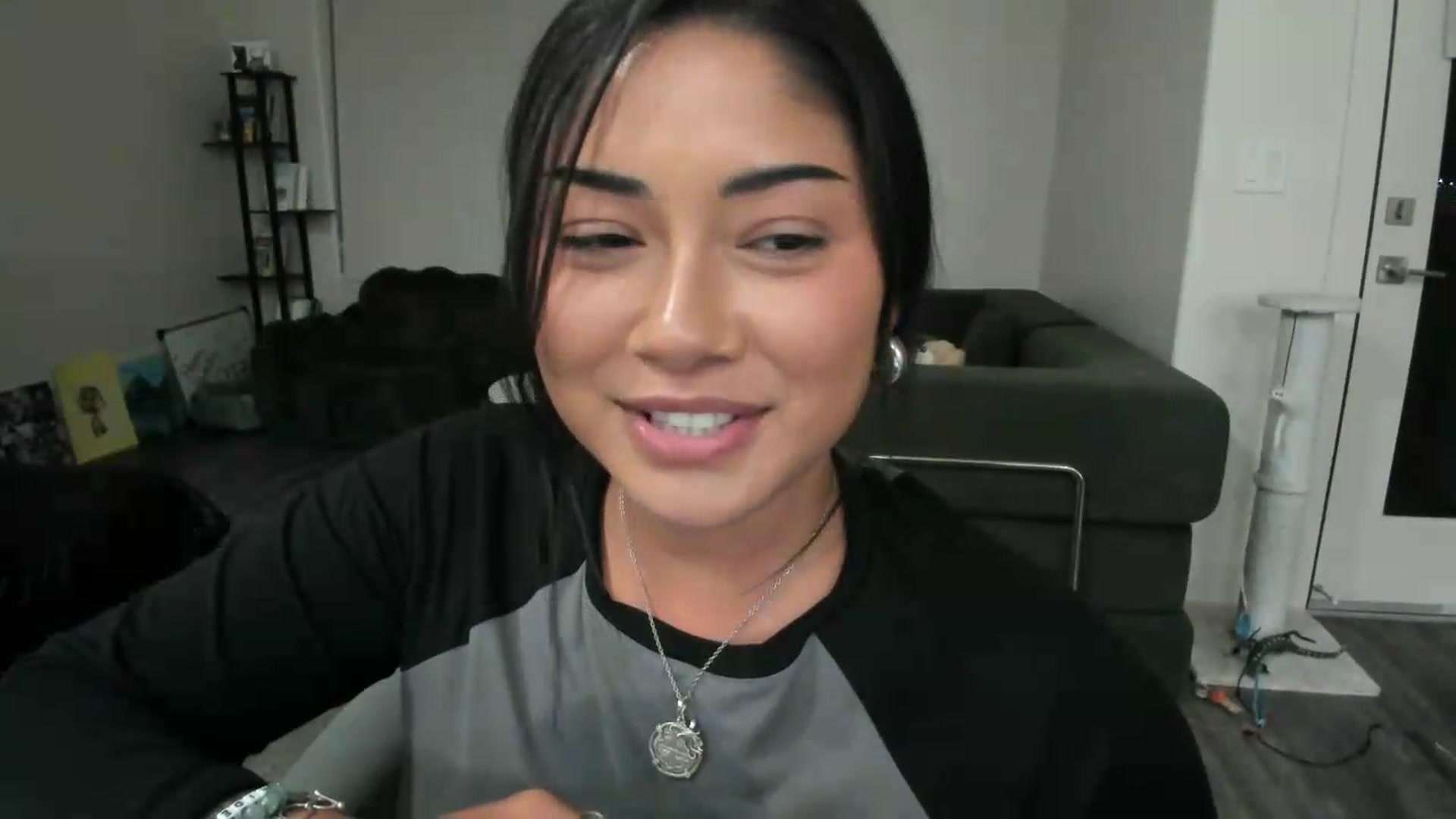 Gallery image thumbnail from YourGoddessLu's myfreecams stream on, 05/29/2026, 04:06 image 19 of 20