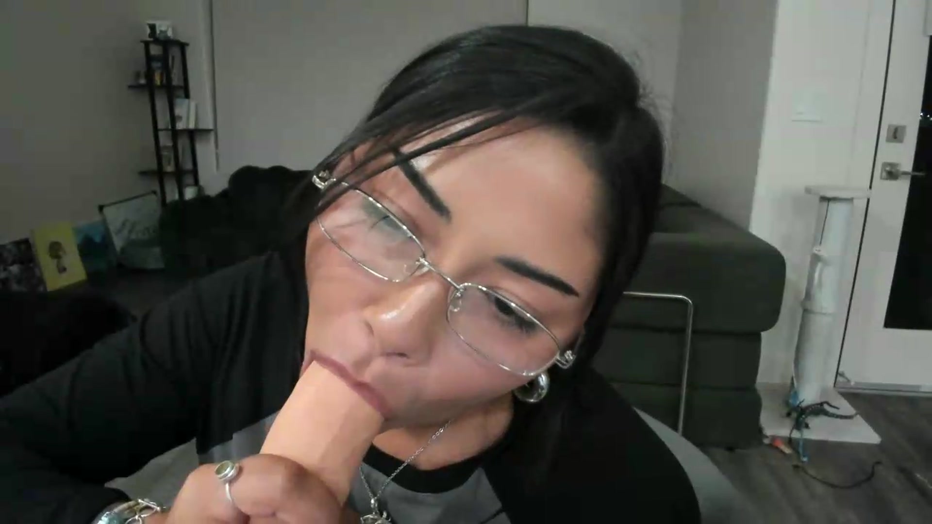 Gallery image thumbnail from YourGoddessLu's myfreecams stream on, 05/29/2026, 04:06 image 16 of 20