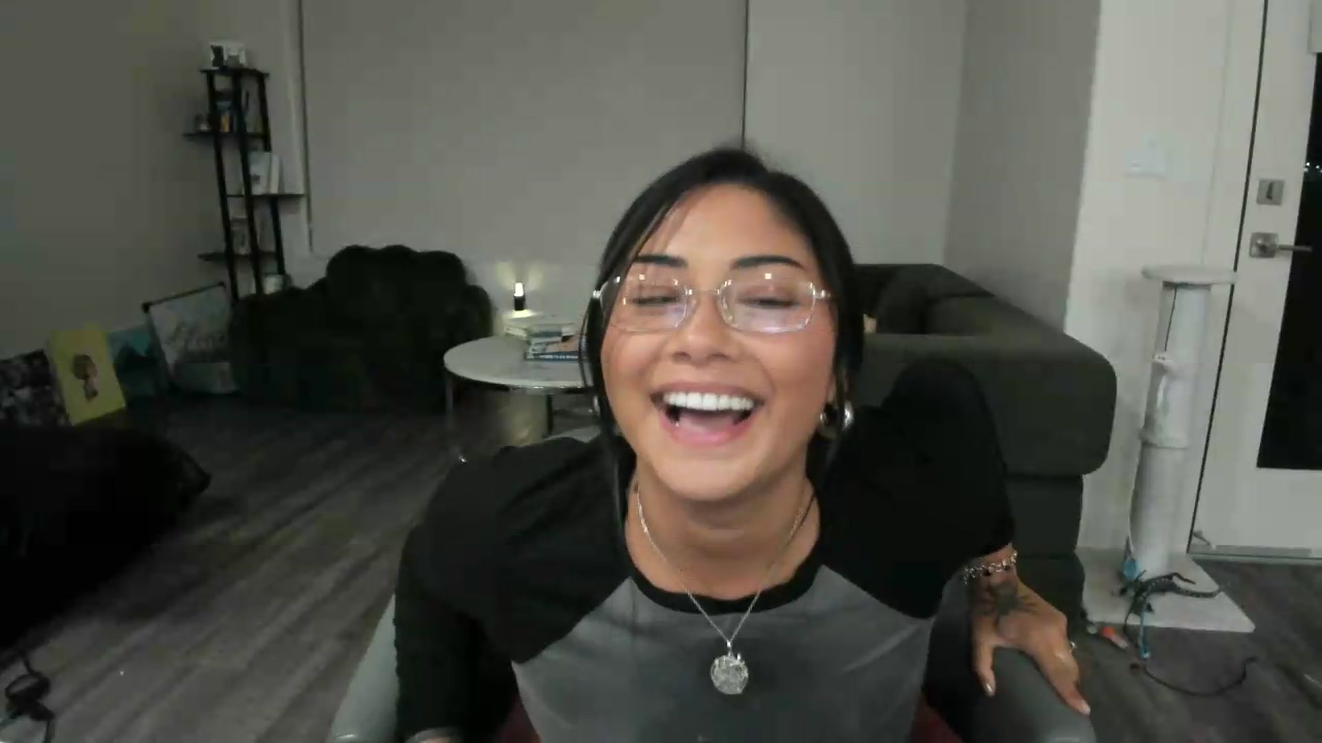 Gallery image thumbnail from YourGoddessLu's myfreecams stream on, 05/29/2026, 04:06 image 18 of 20