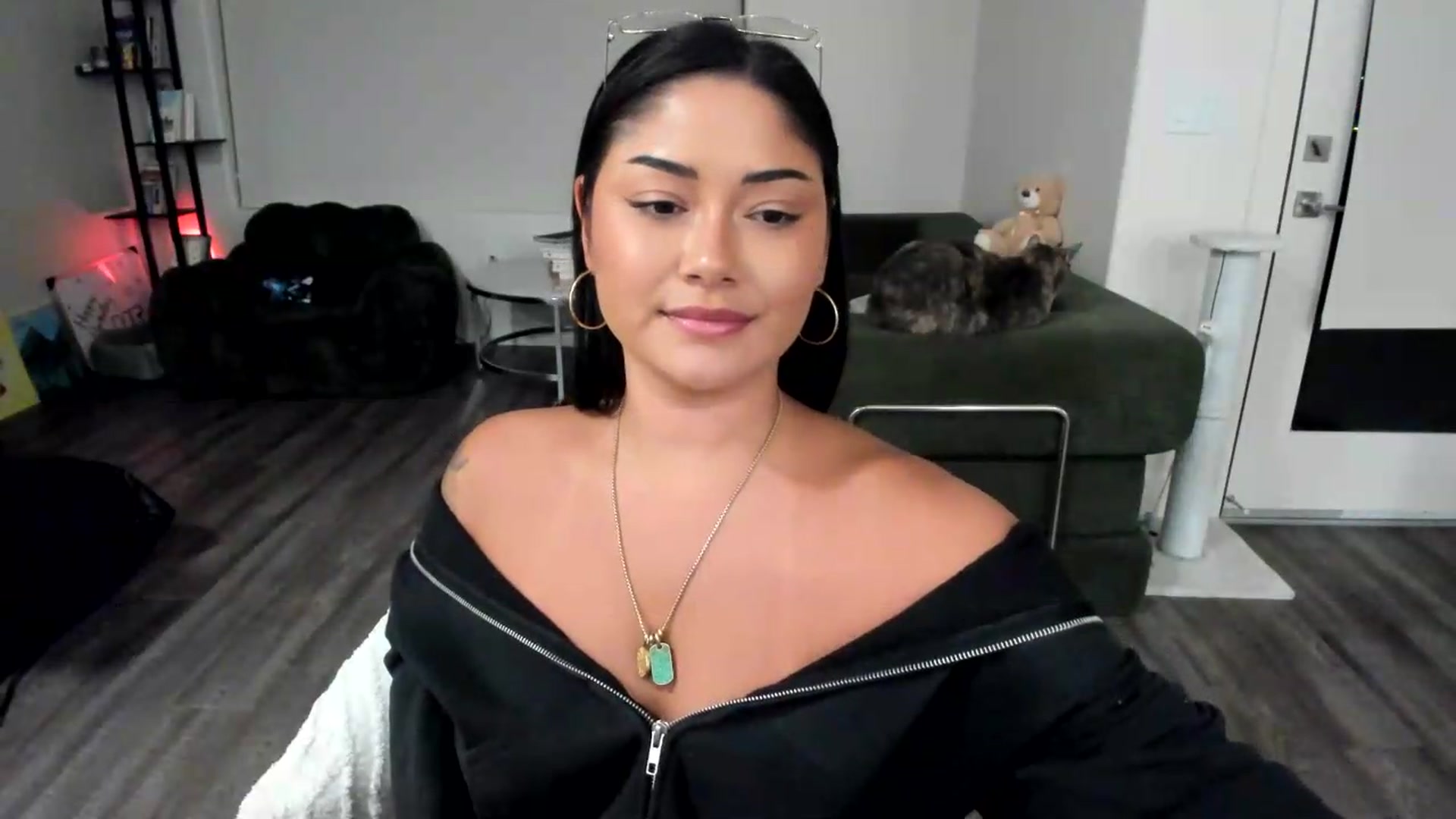 Gallery image thumbnail from YourGoddessLu's myfreecams stream on, 05/31/2026, 08:14 image 7 of 20