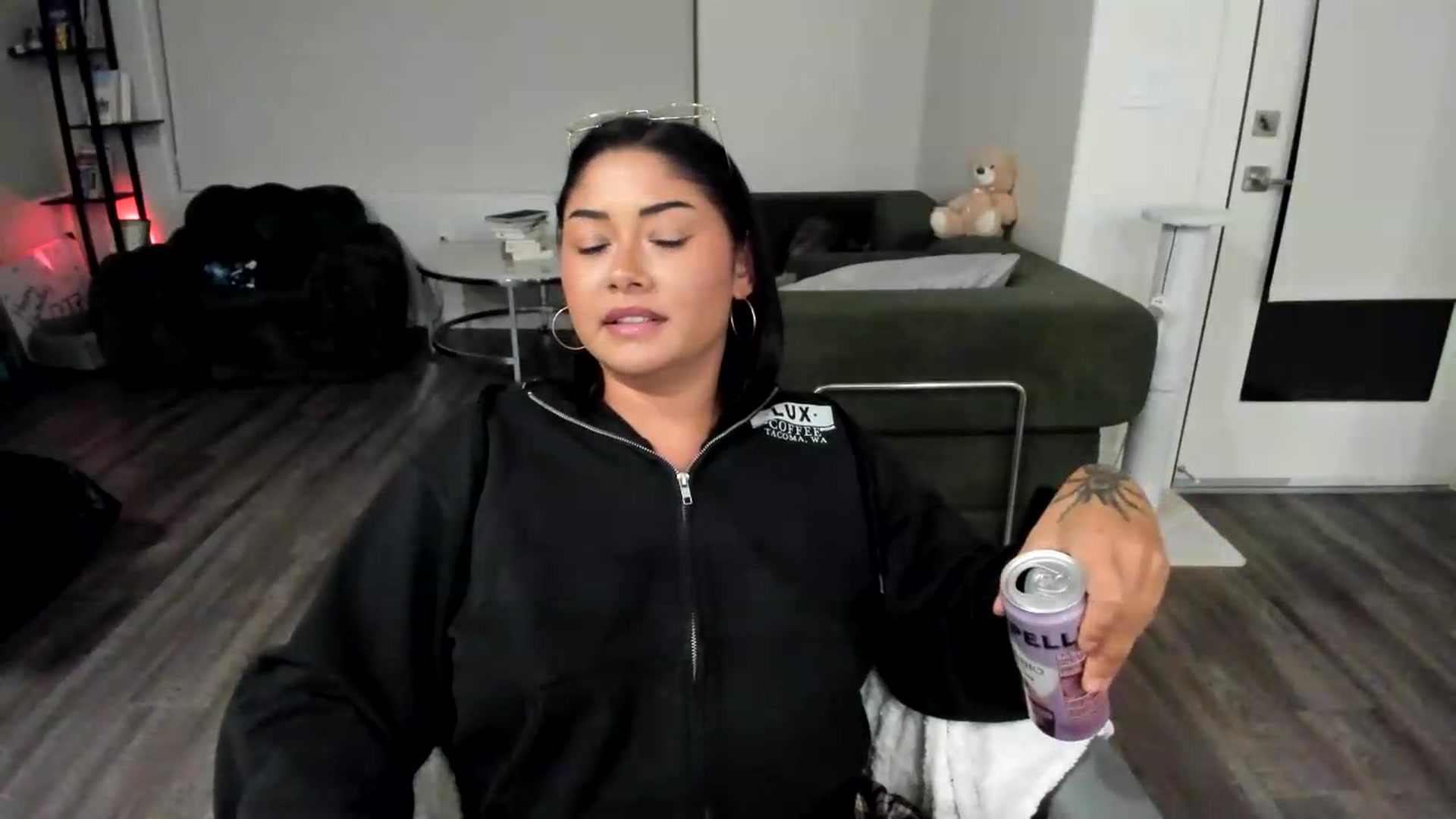 Gallery image thumbnail from YourGoddessLu's myfreecams stream on, 05/31/2026, 08:14 image 17 of 20