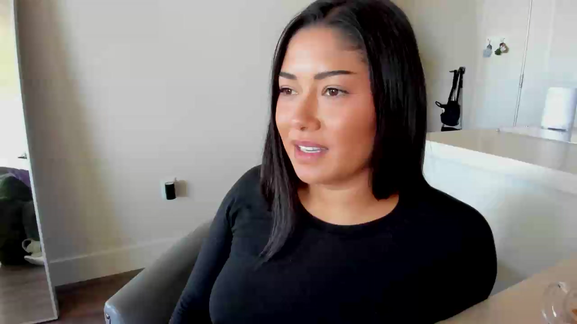 Gallery image thumbnail from YourGoddessLu's myfreecams stream on, 06/04/2026, 19:14 image 11 of 20
