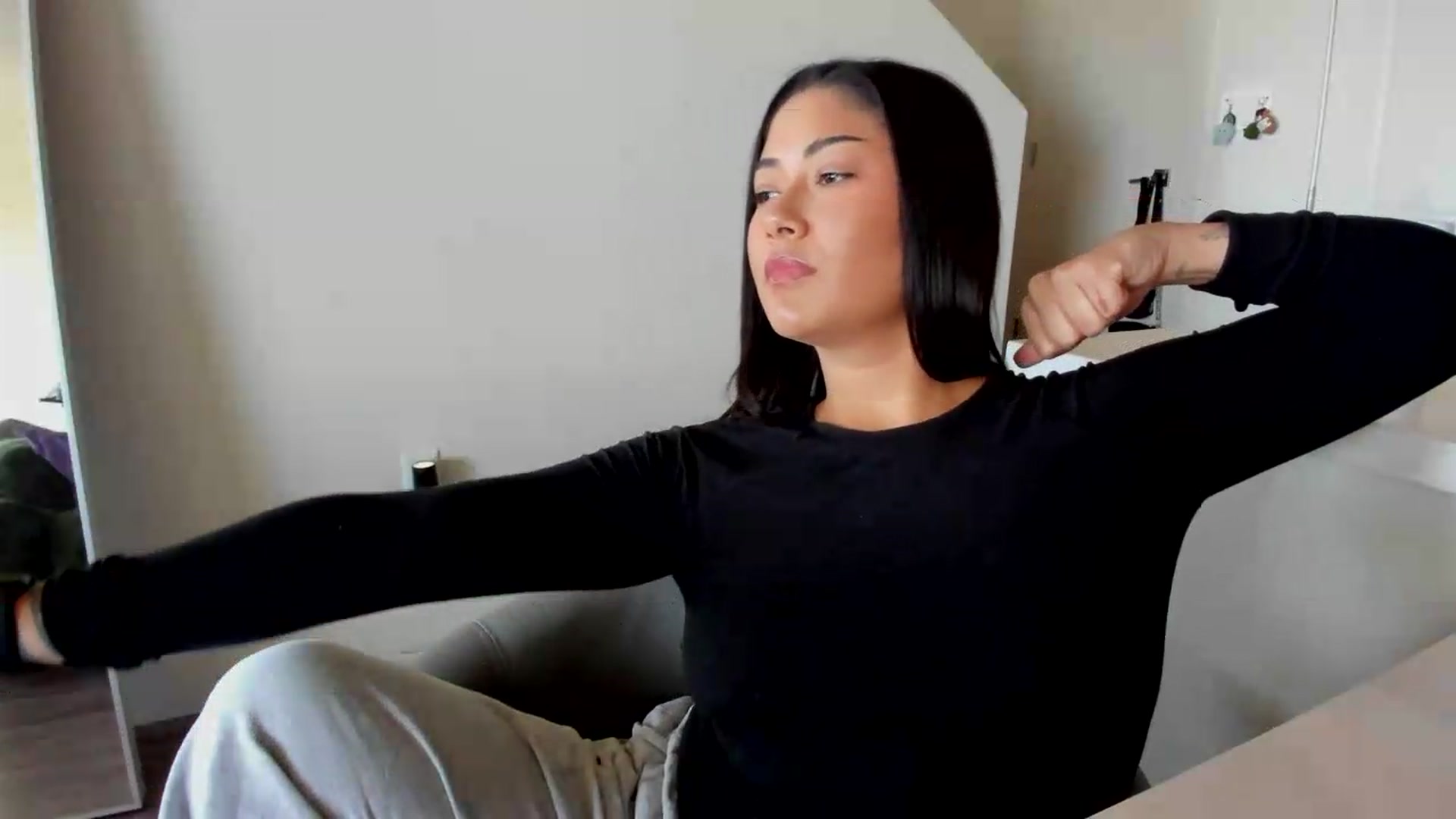 Gallery image thumbnail from YourGoddessLu's myfreecams stream on, 06/04/2026, 19:14 image 14 of 20