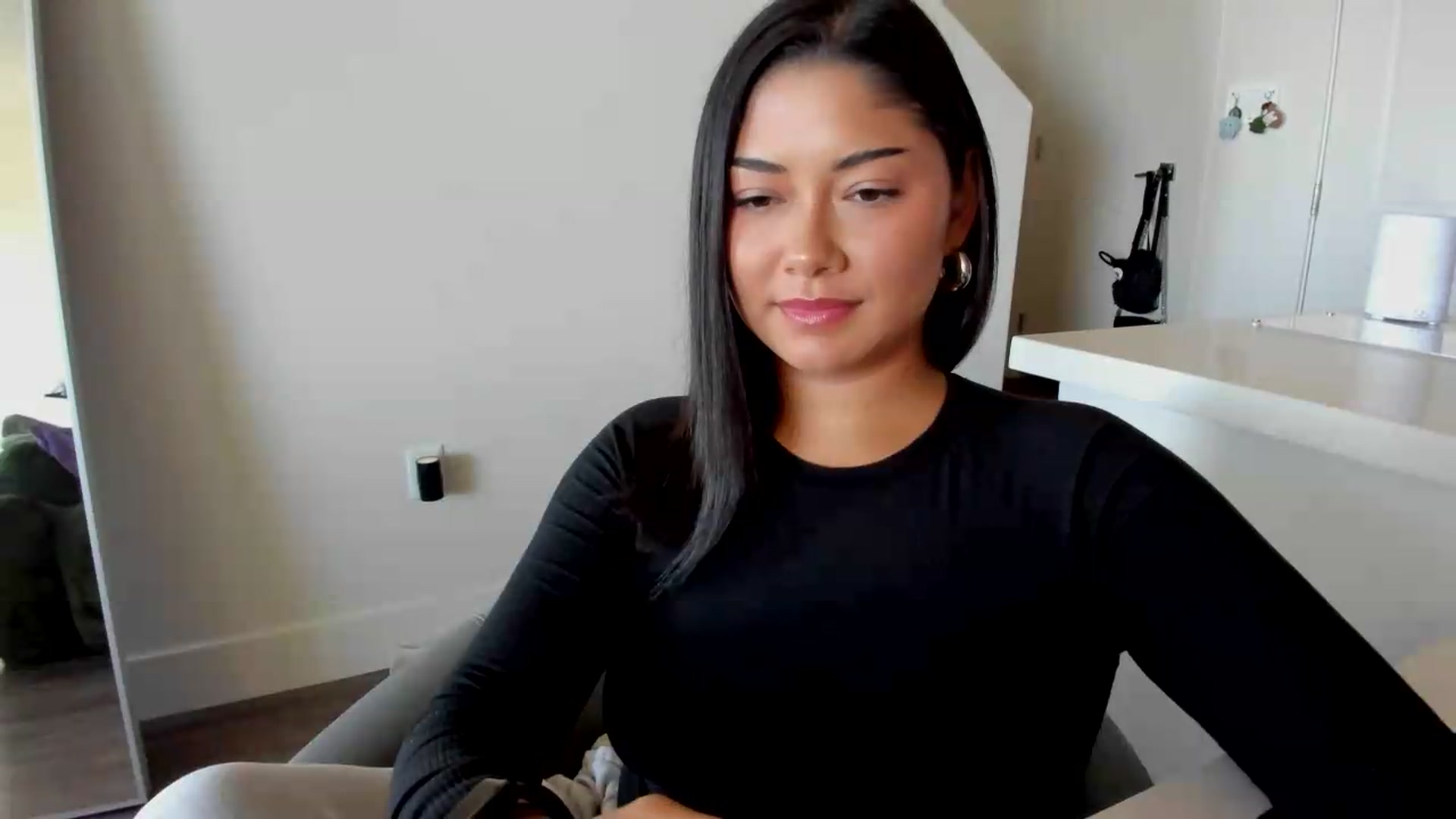 Gallery image thumbnail from YourGoddessLu's myfreecams stream on, 06/04/2026, 19:14 image 13 of 20