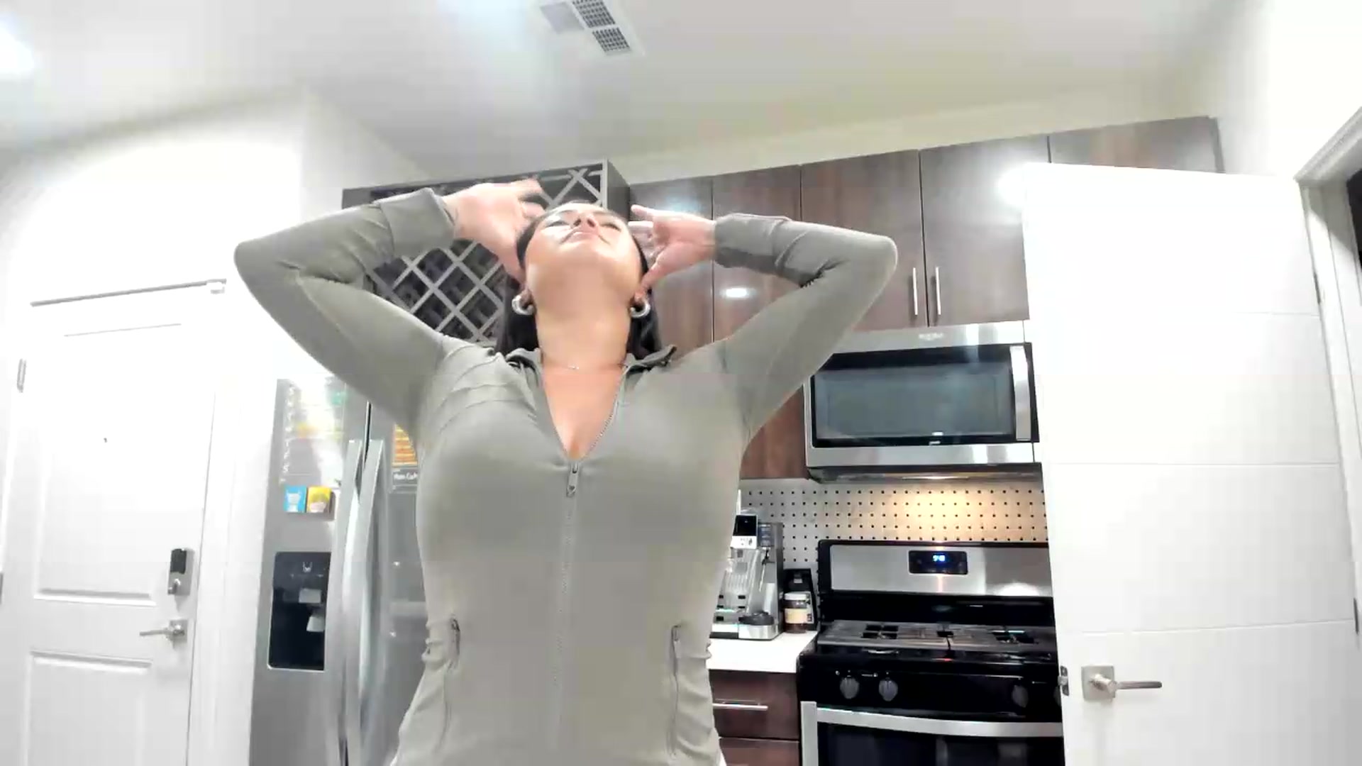 Gallery image thumbnail from YourGoddessLu's myfreecams stream on, 06/05/2026, 05:15 image 19 of 20