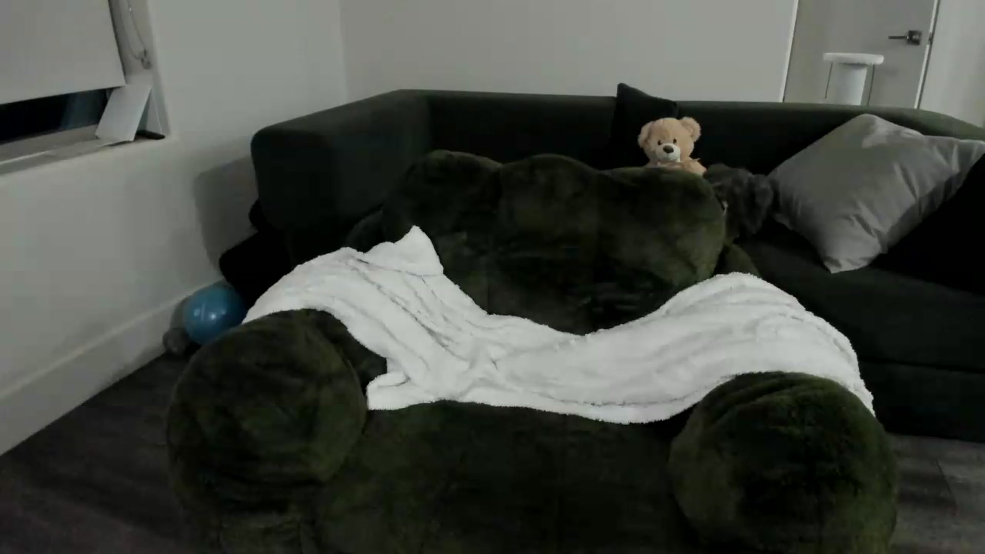 Gallery image thumbnail from YourGoddessLu's myfreecams stream on, 06/06/2026, 05:45 image 11 of 20