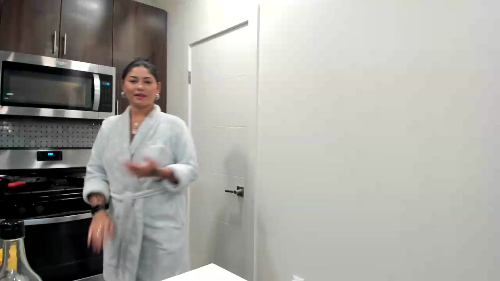Gallery image thumbnail from YourGoddessLu's myfreecams stream on, 06/07/2026, 11:34 image 9 of 20