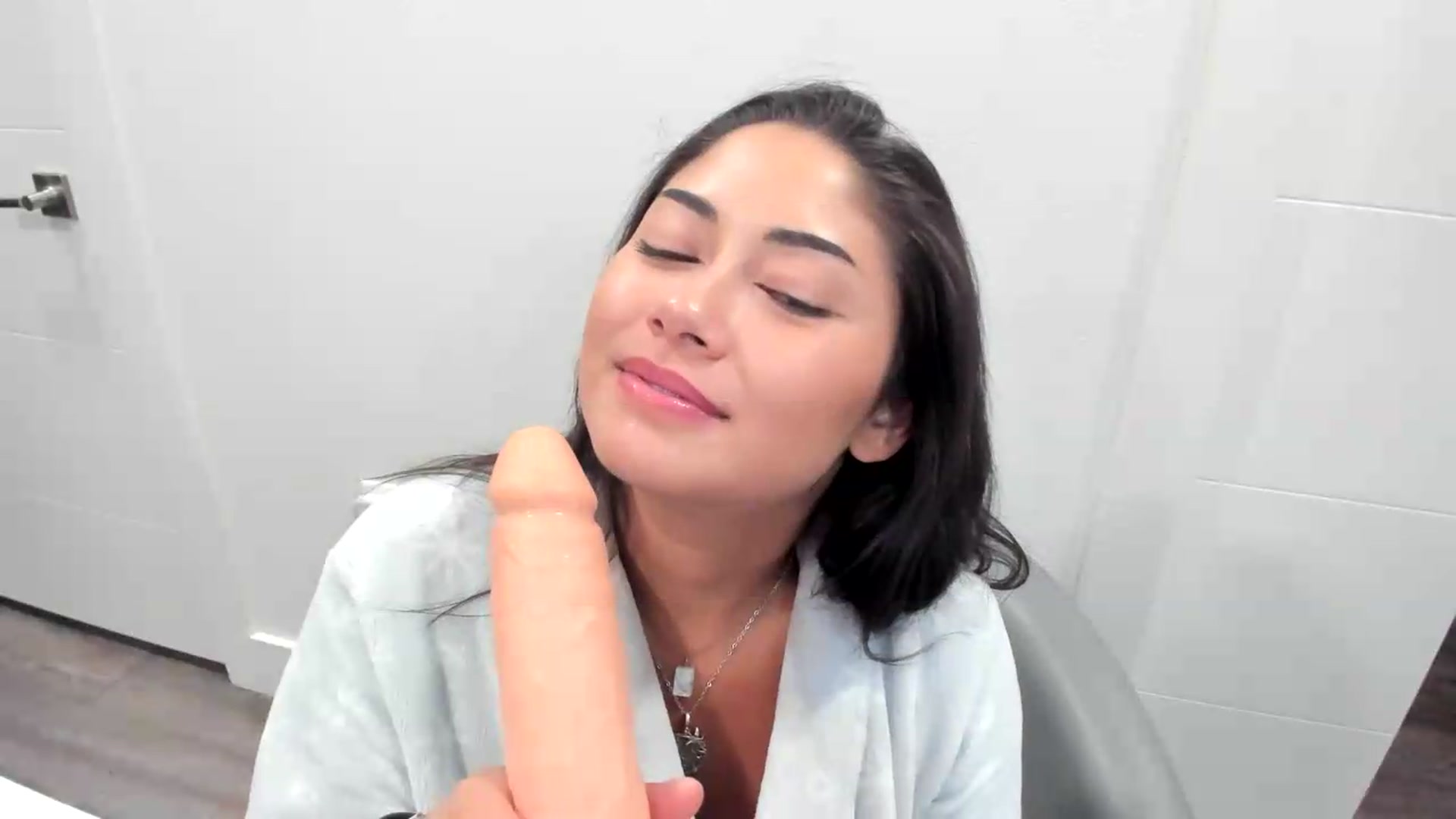 Gallery image thumbnail from YourGoddessLu's myfreecams stream on, 06/07/2026, 12:25 image 6 of 20